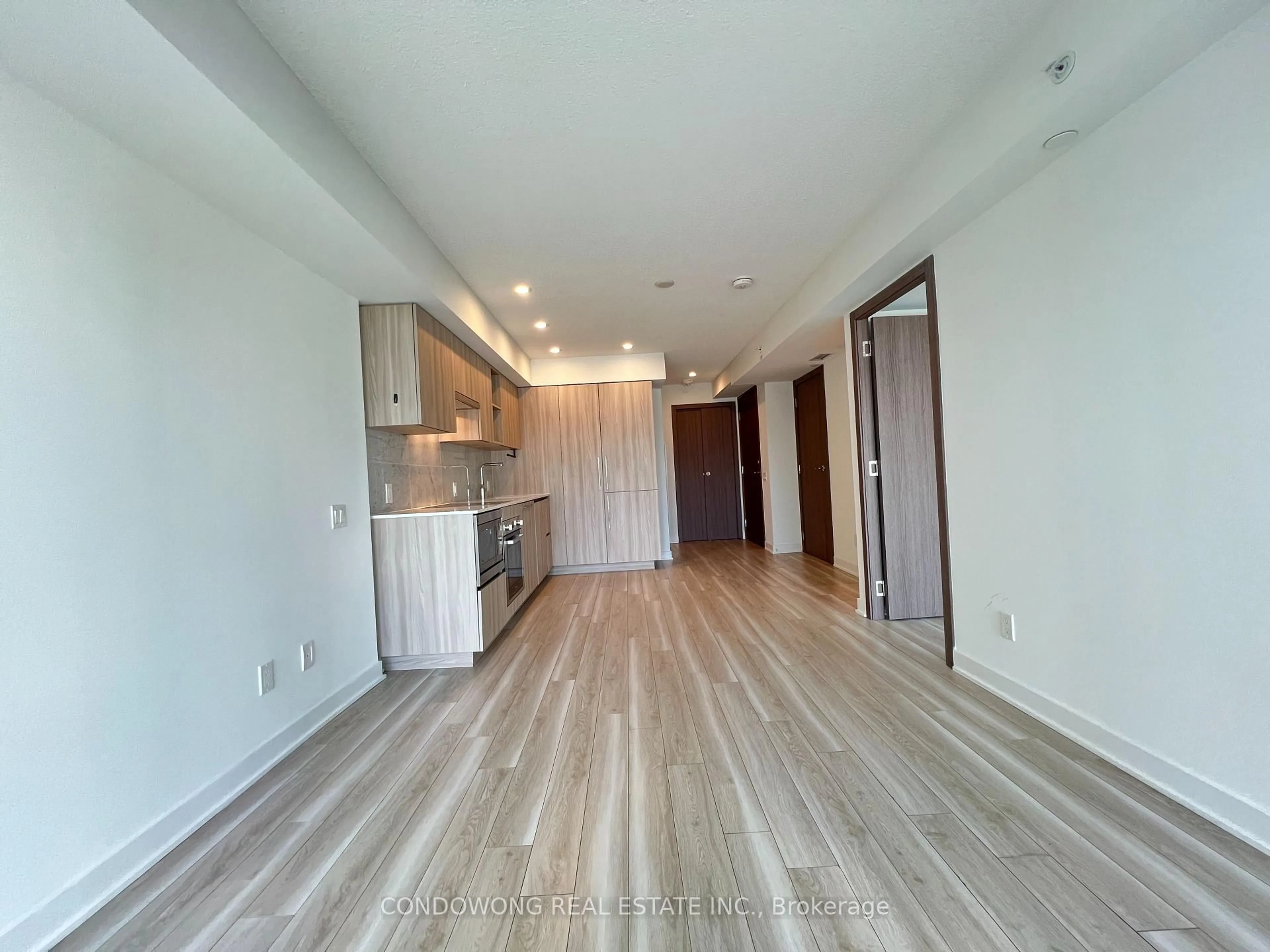 A pic of a room for 17 Bathurst St #911, Toronto Ontario M5V 0N1