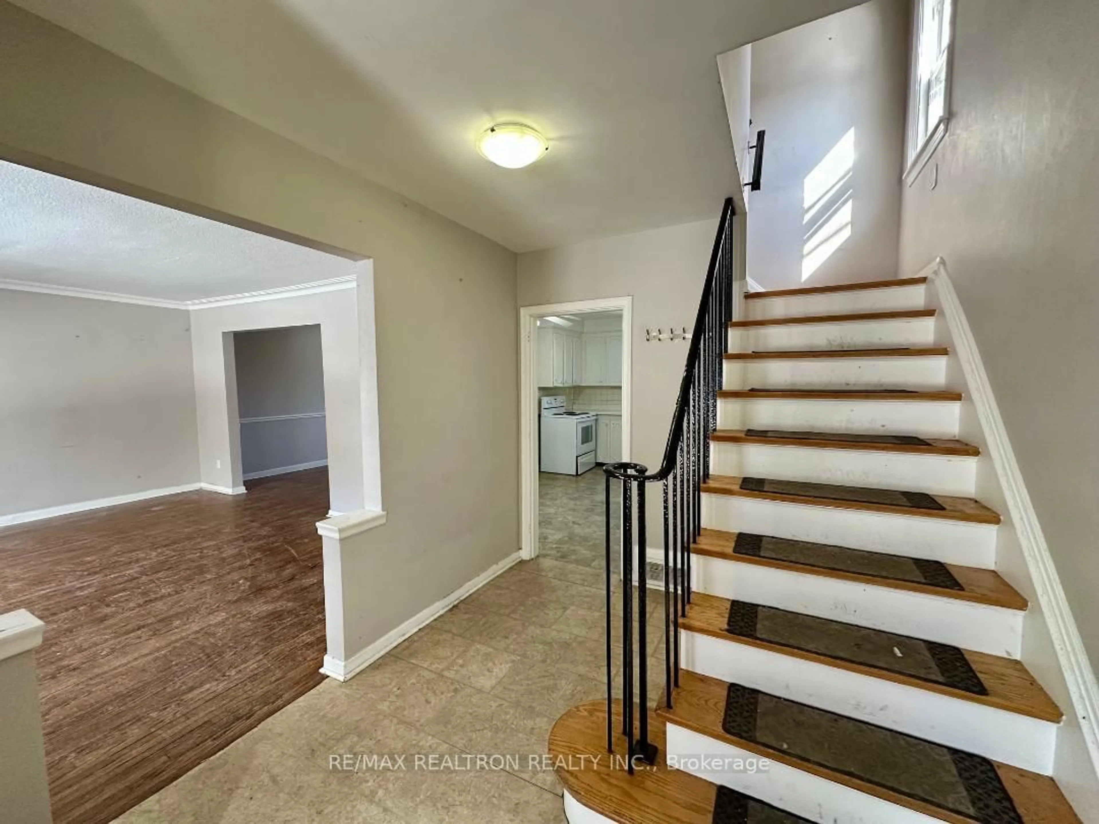 Unknown for 38 Southbourne Ave, Toronto Ontario M3H 1A5