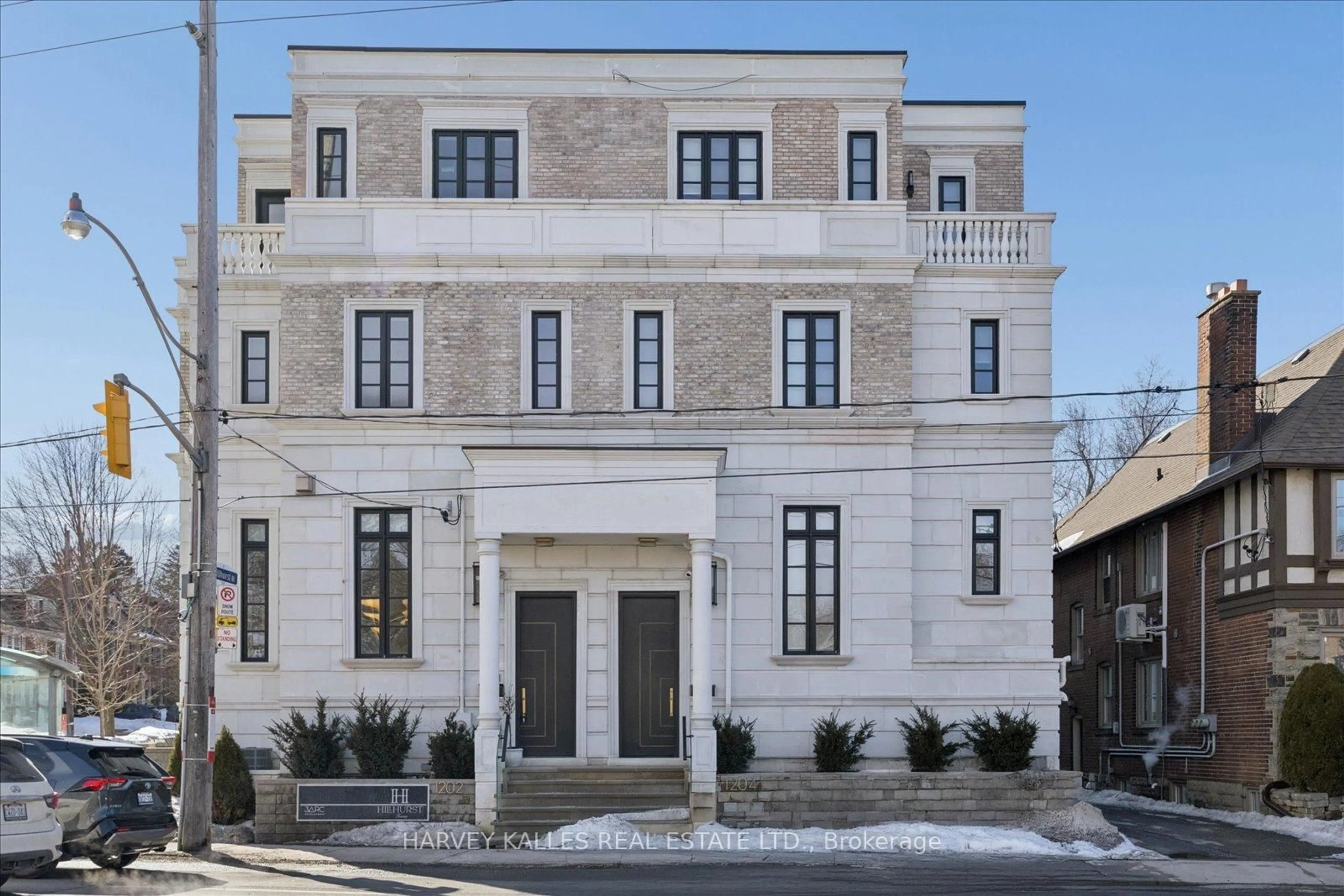 Home with brick exterior material, building for 1202 Avenue Rd, Toronto Ontario M5N 2G4