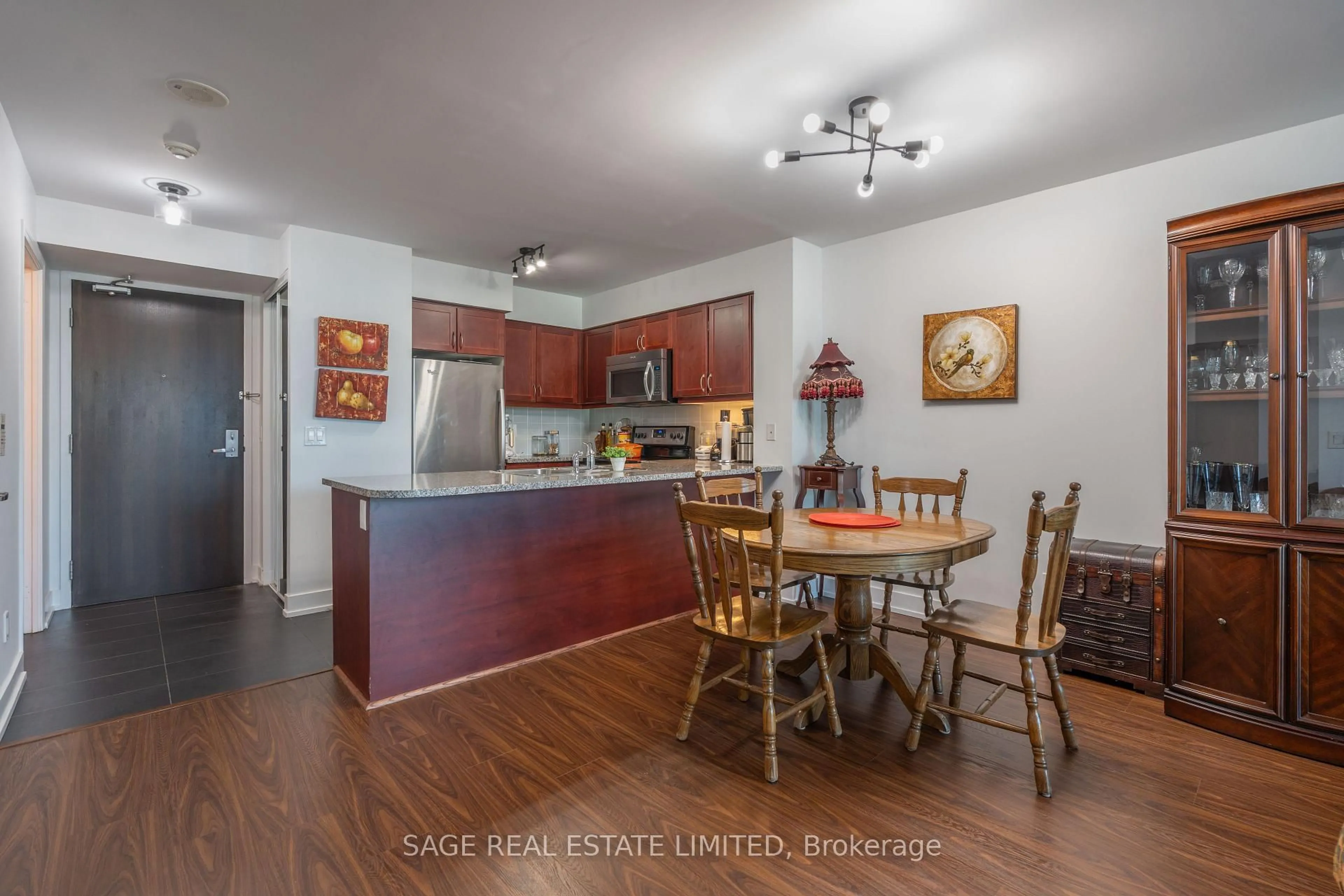 Unknown for 19 Grand Trunk Cres #3712, Toronto Ontario M5J 3A3