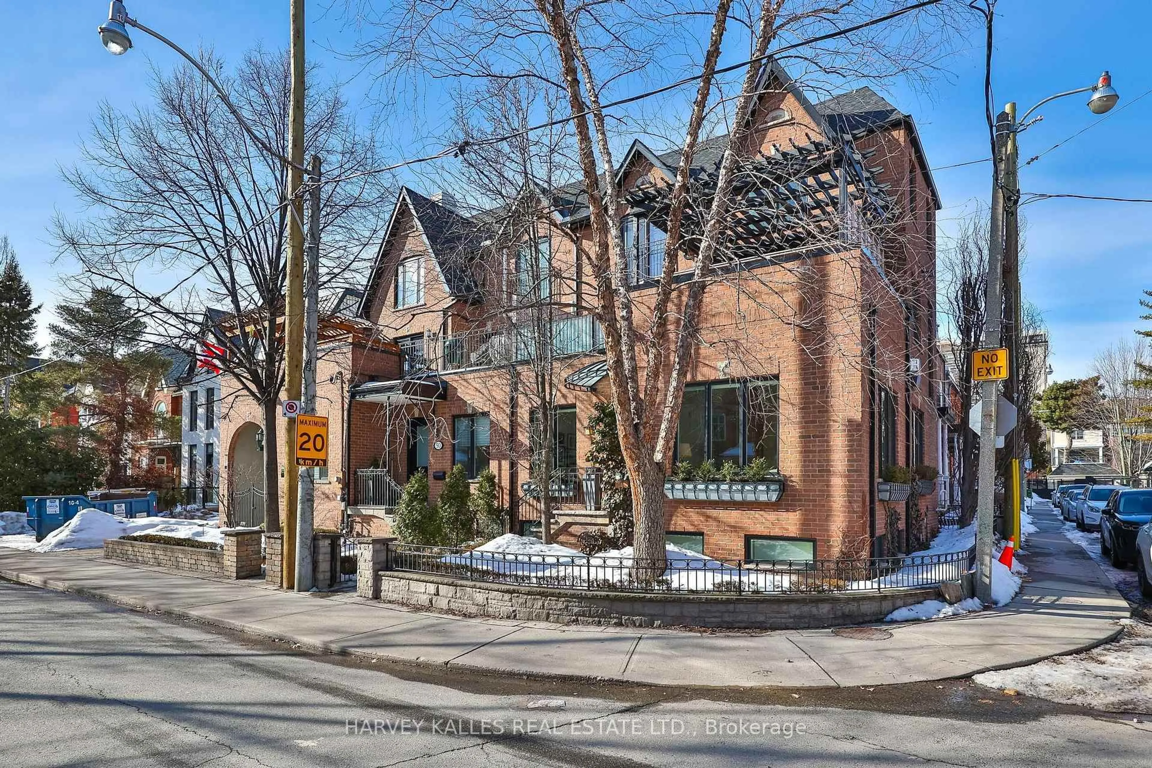Home with brick exterior material, street for 52 Shaftesbury Ave, Toronto Ontario M4T 1A2