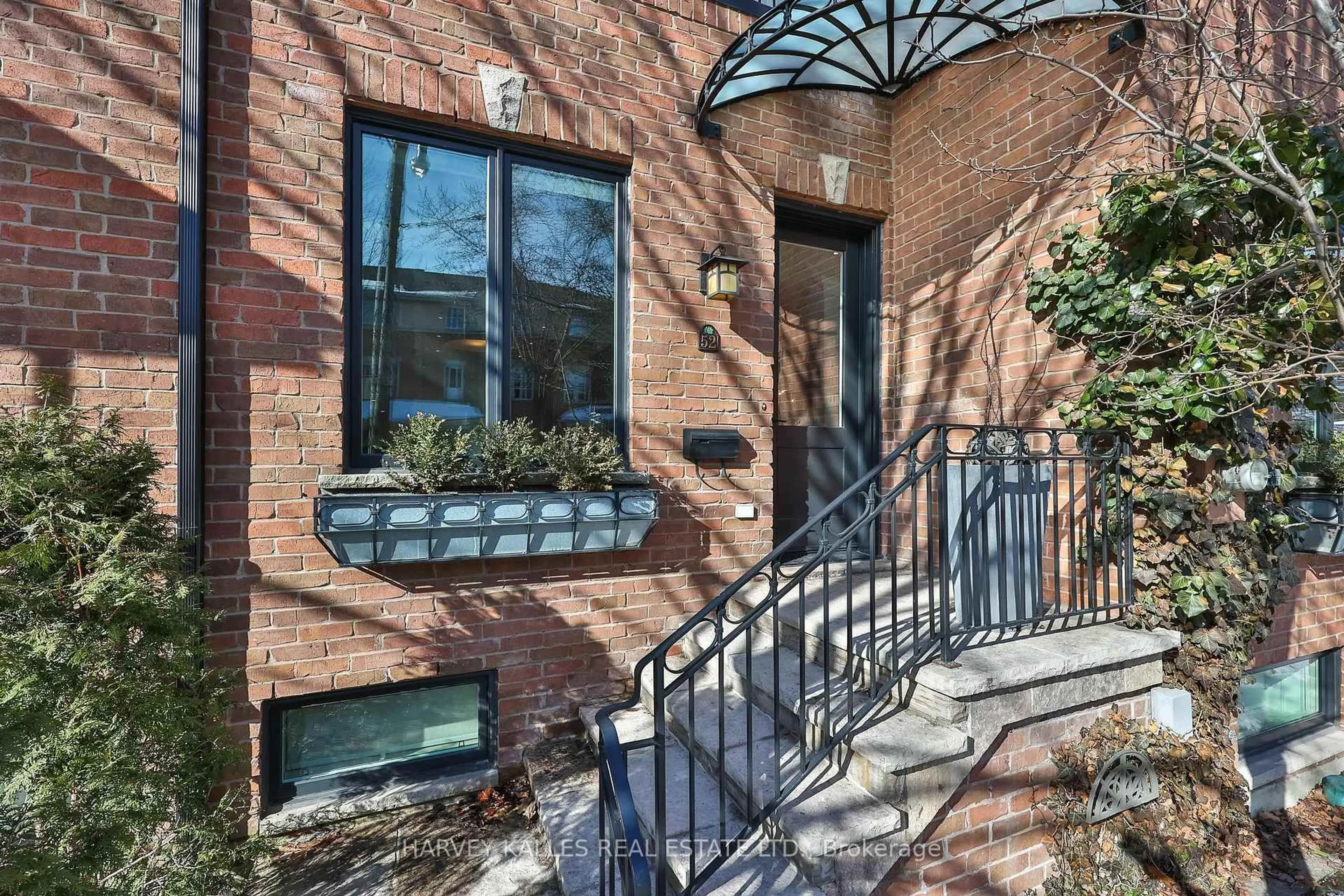 Home with brick exterior material, street for 52 Shaftesbury Ave, Toronto Ontario M4T 1A2