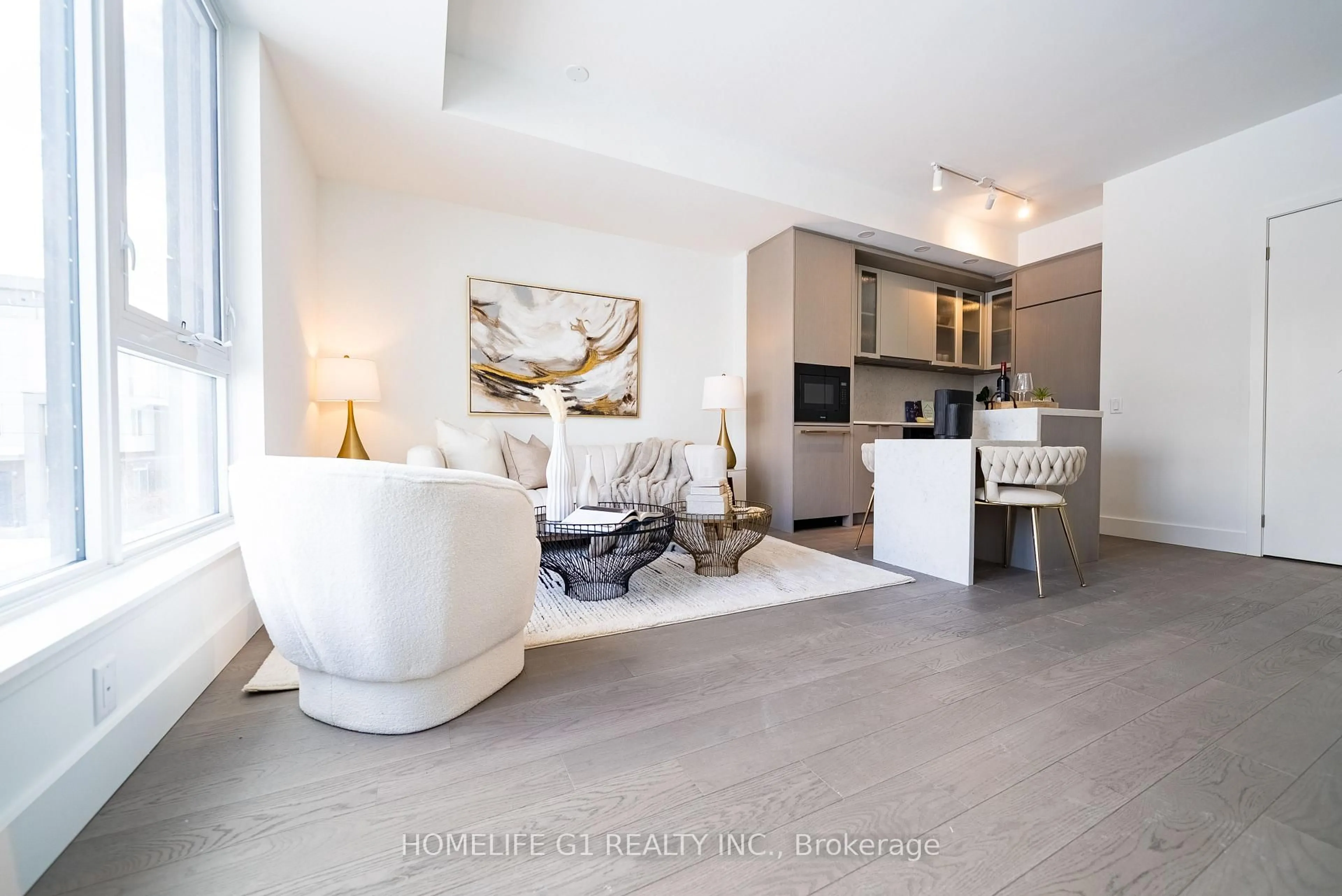 Living room with furniture, ceramic/tile floor for 6 Greenbriar Rd #116, Toronto Ontario M2K 0H6