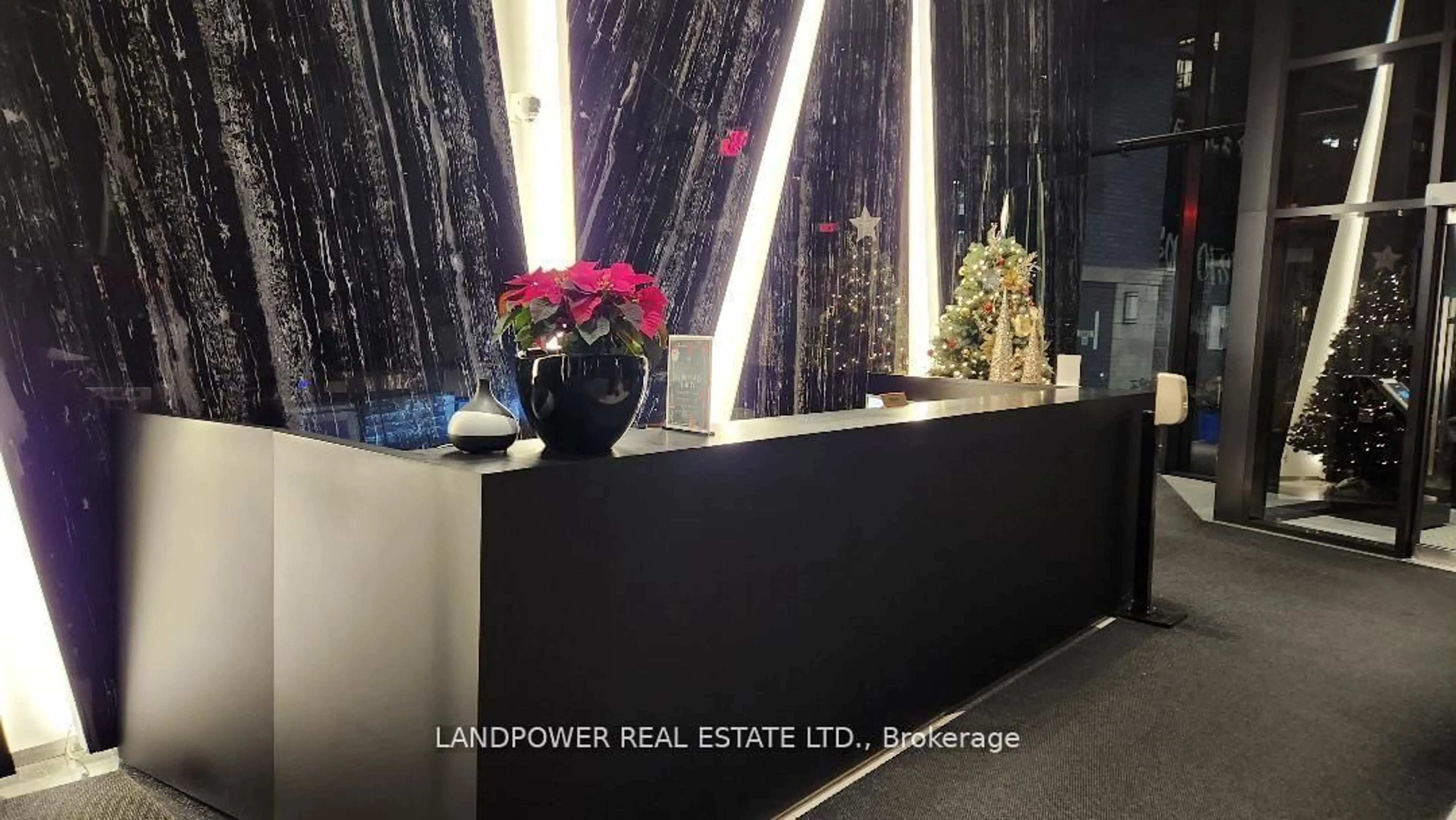 Indoor foyer for 125 Peter St #1612, Toronto Ontario M5V 0M2