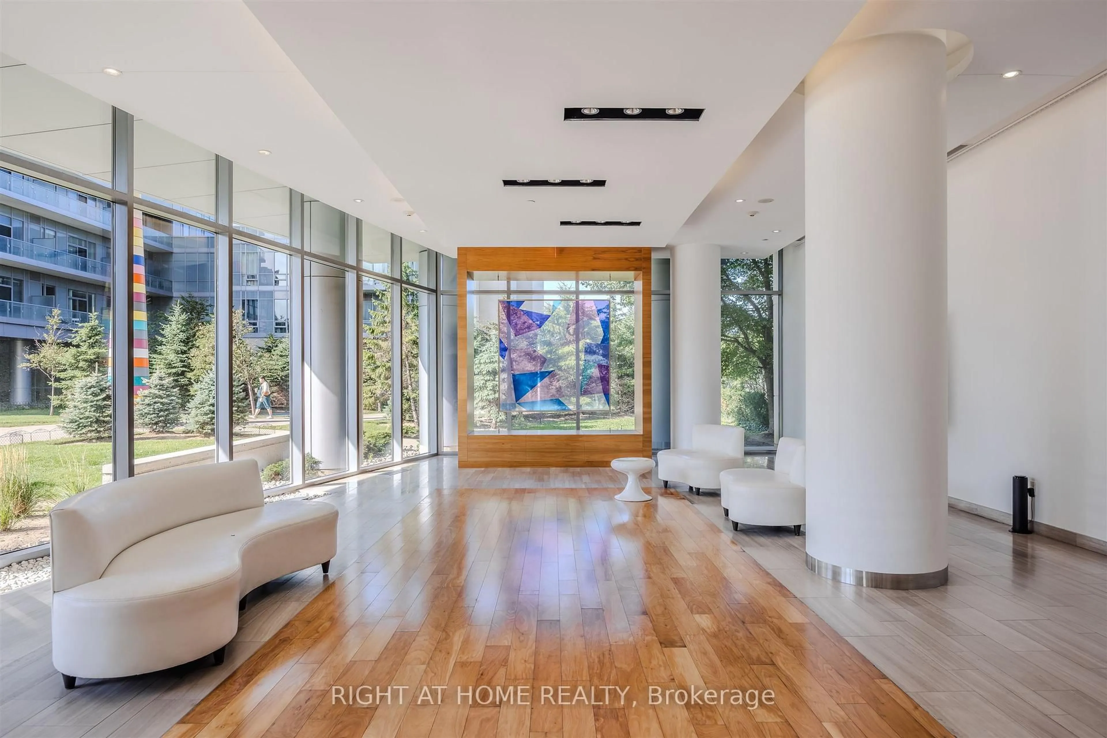 Indoor foyer for 70 Forest Manor Rd #206, Toronto Ontario M2J 0A9