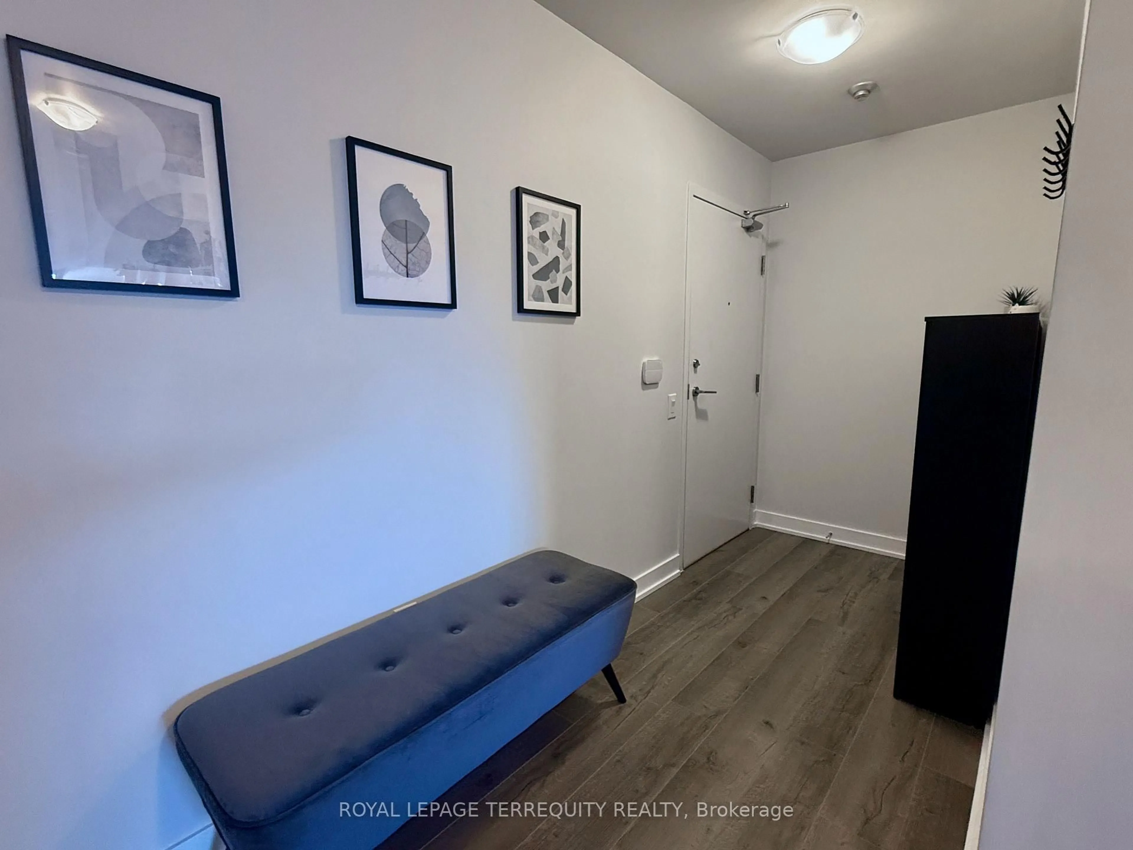 A pic of a room for 19 Singer Crt #221, Toronto Ontario M2K 0B2