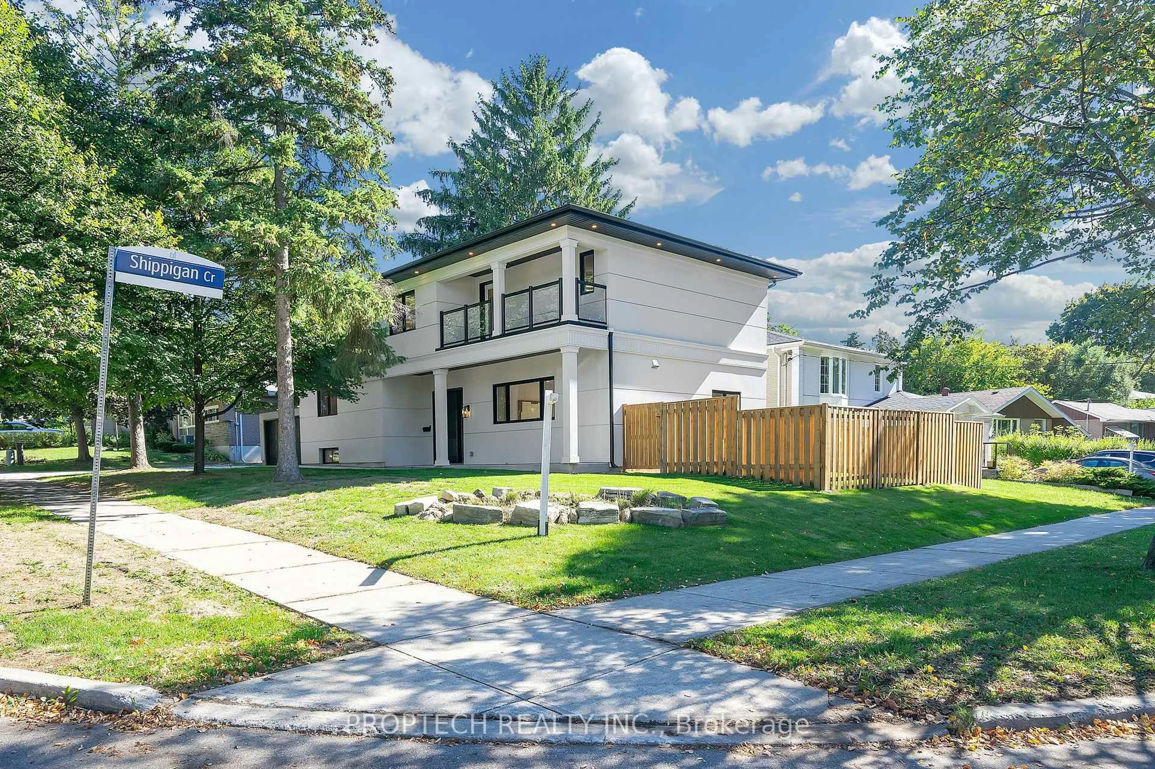 Home with vinyl exterior material, street for 5 Trailside Dr, Toronto Ontario M2J 2E1