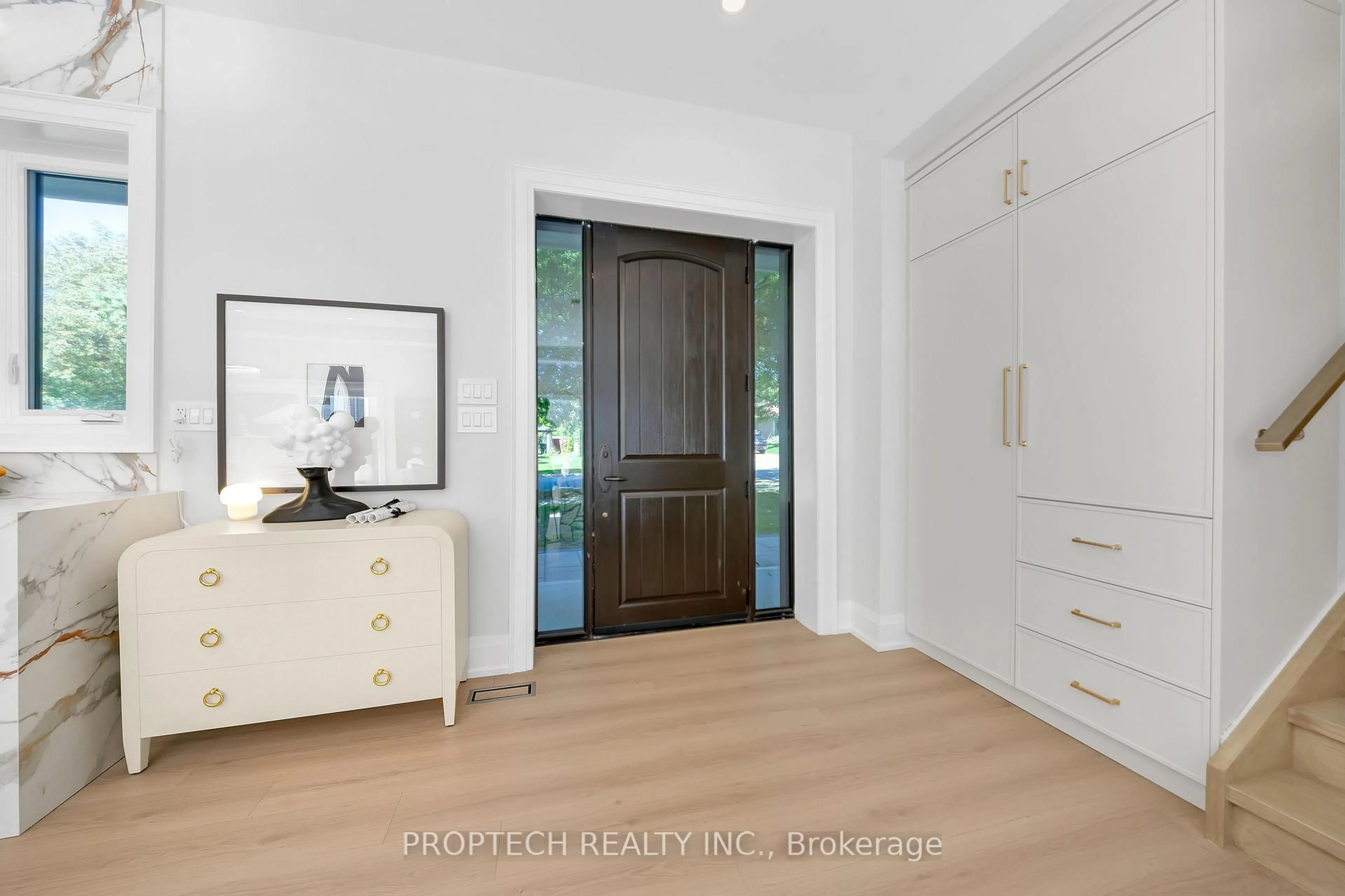 Indoor entryway for 5 Trailside Dr, Toronto Ontario M2J 2E1