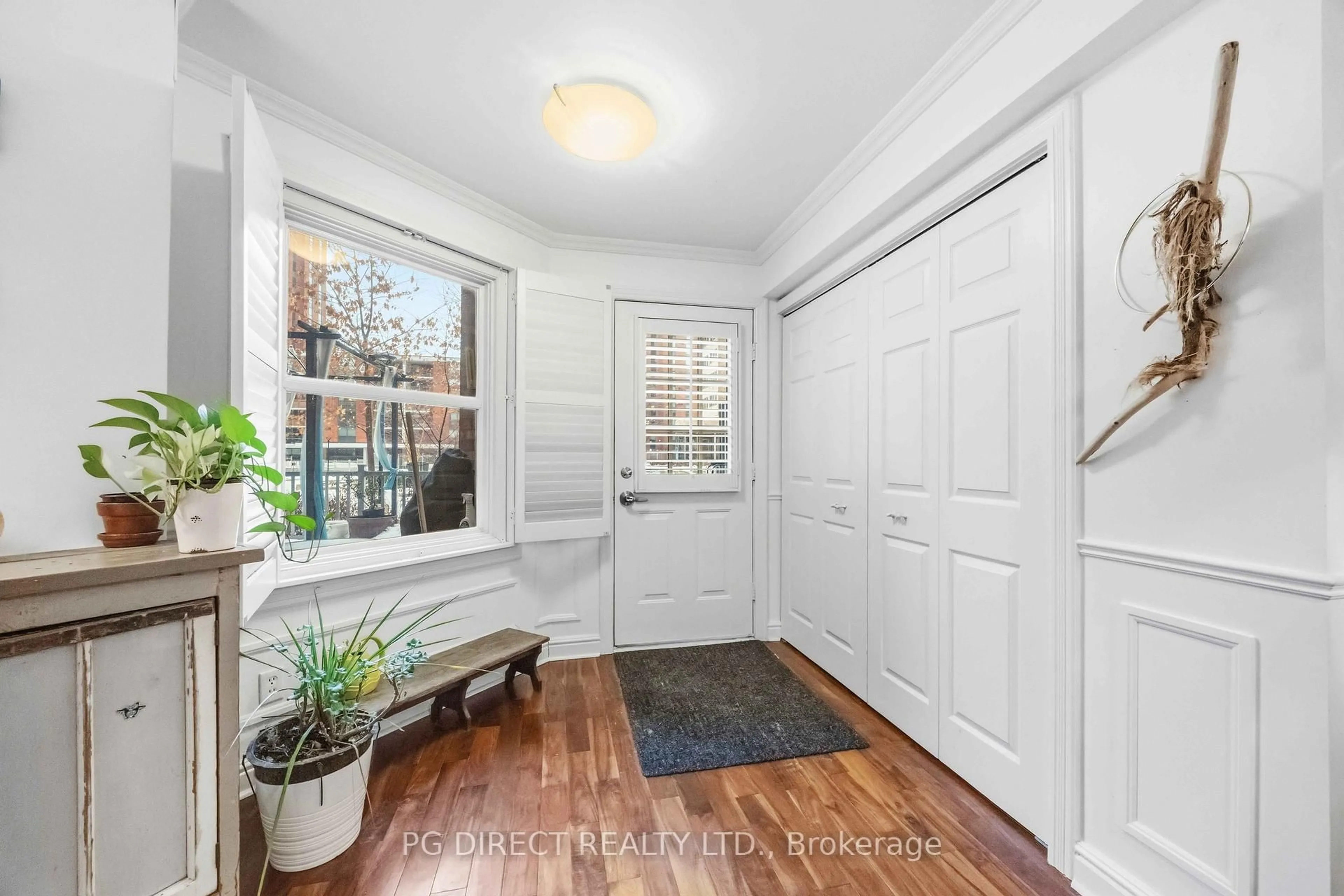 Indoor entryway for 60 Homewood Ave #112, Toronto Ontario M4Y 2X4