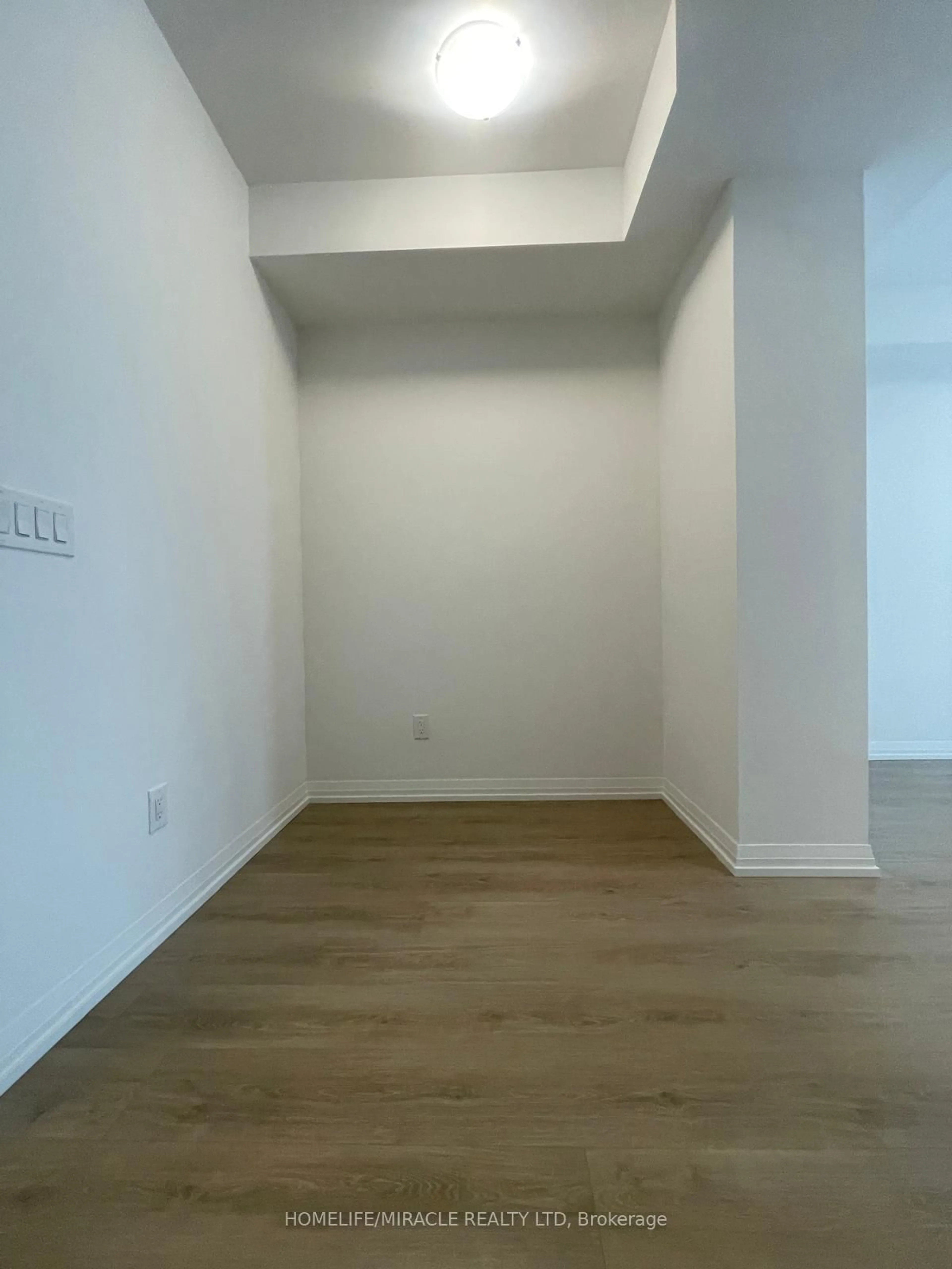 A pic of a room for 8 Widmer St #1110, Toronto Ontario M5V 0W6