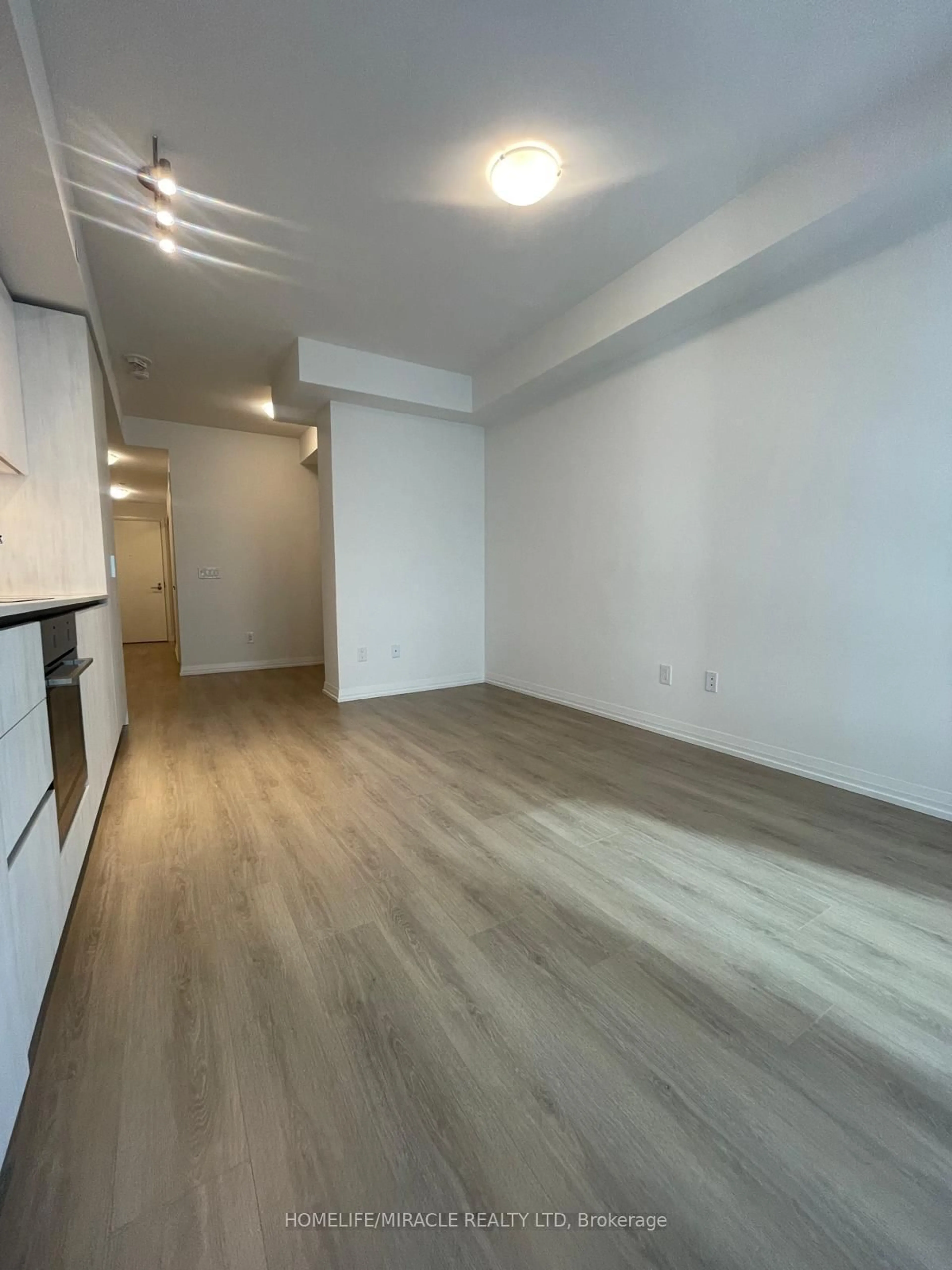 A pic of a room for 8 Widmer St #1110, Toronto Ontario M5V 0W6