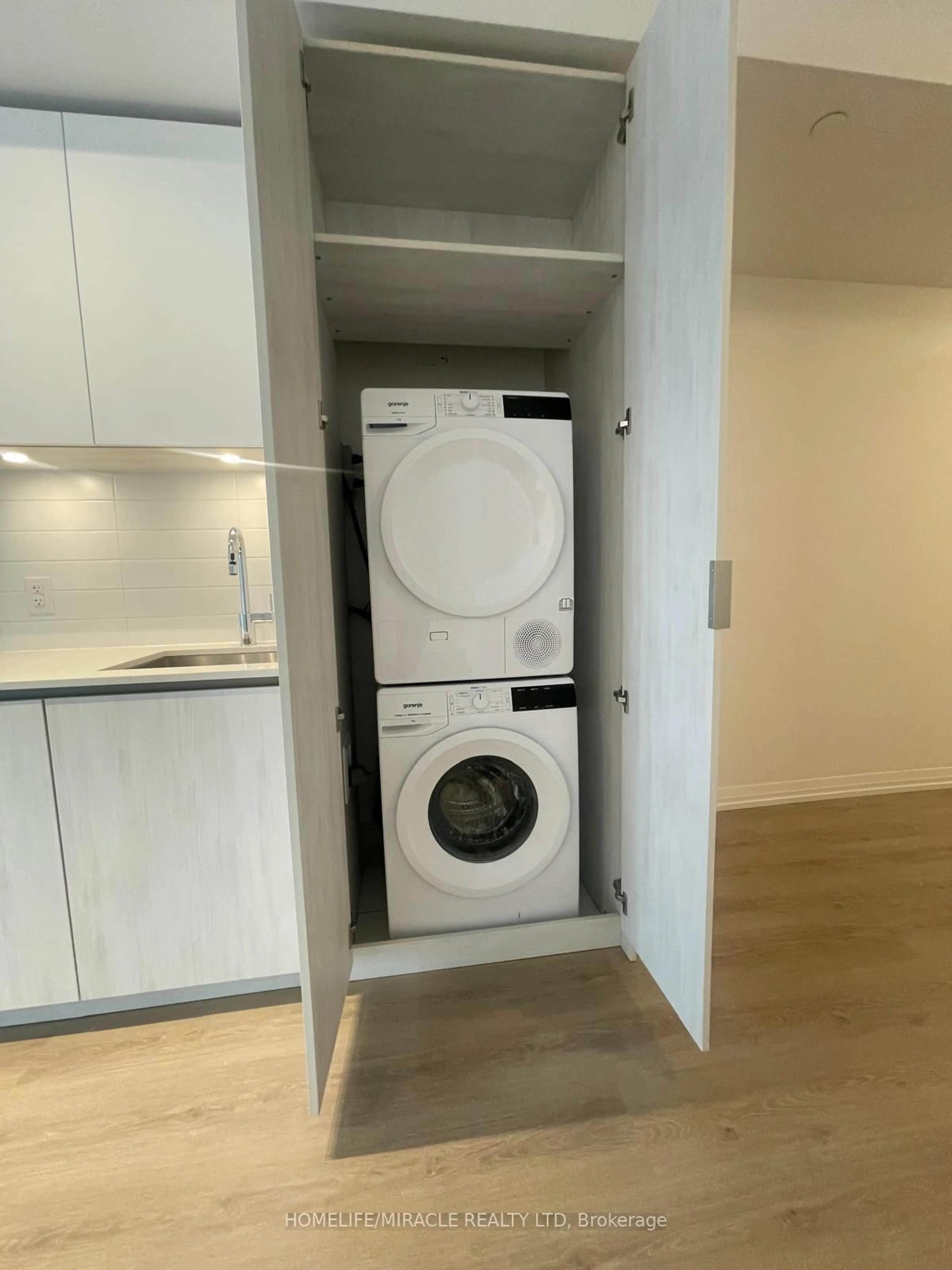 Unknown for 8 Widmer St #1110, Toronto Ontario M5V 0W6