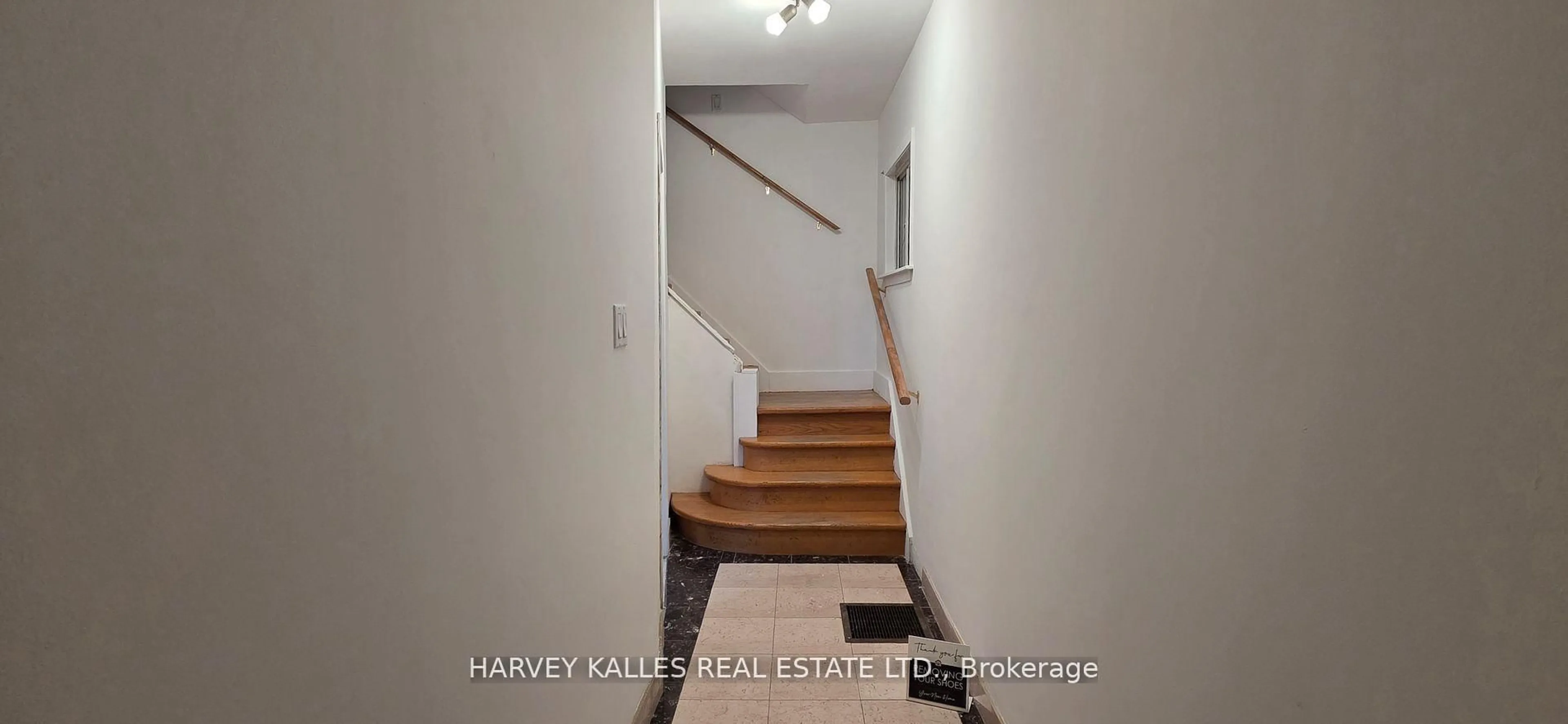 Stairs for 1767 Dufferin St, Toronto Ontario M6E 3N9