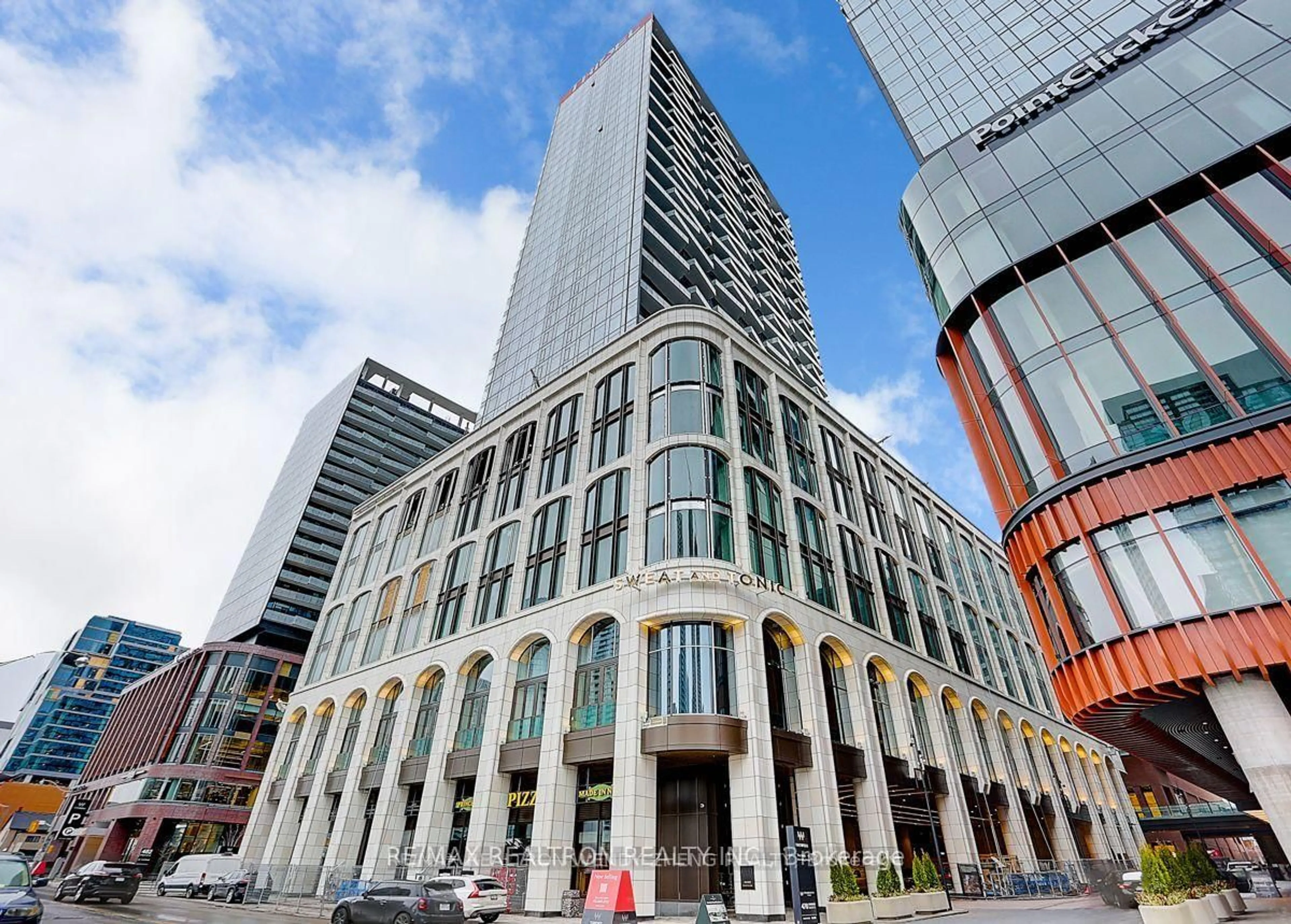 Indoor foyer for 470 Front St #3307, Toronto Ontario M5V 0V6