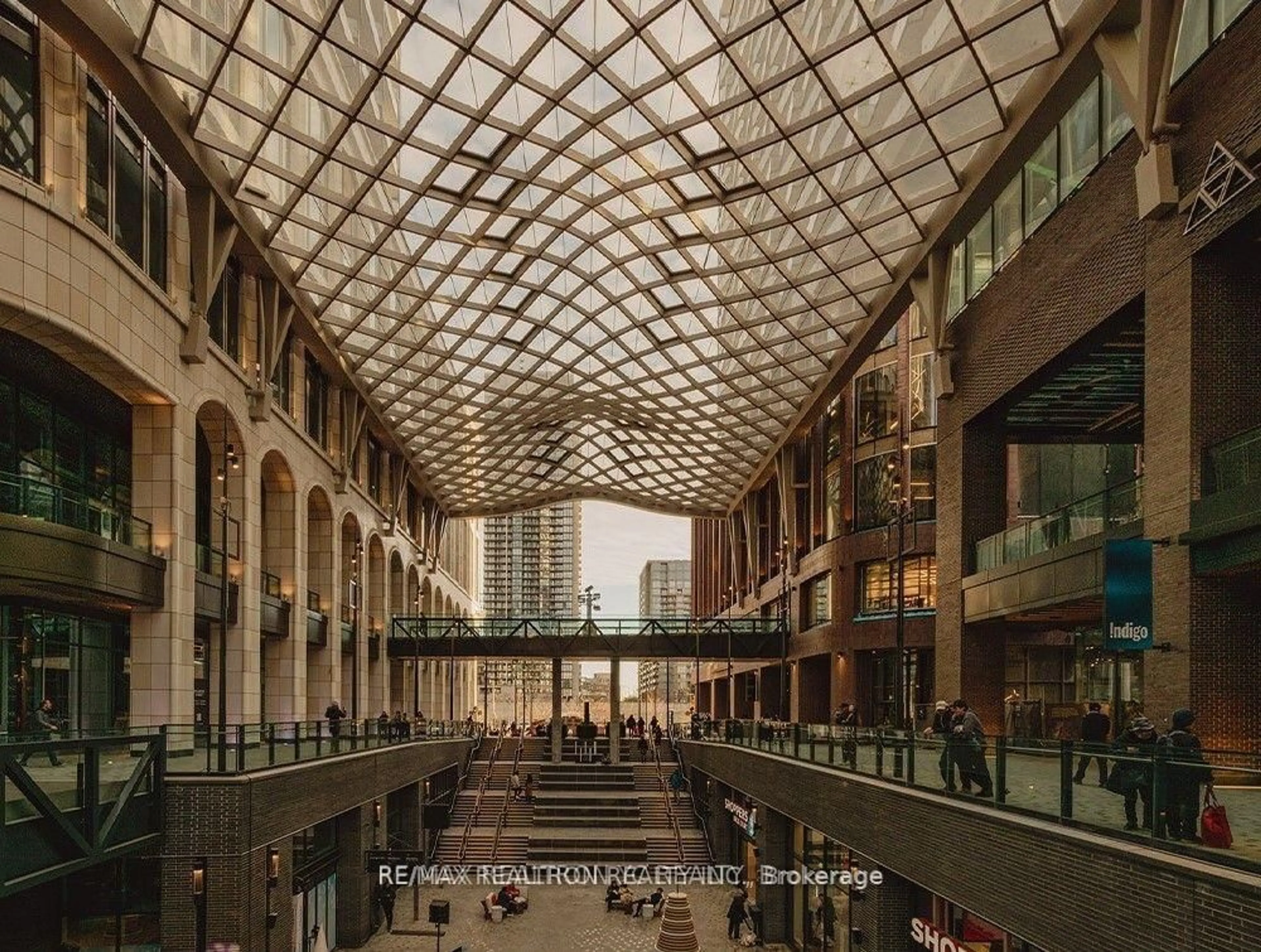 Indoor foyer for 470 Front St #3307, Toronto Ontario M5V 0V6