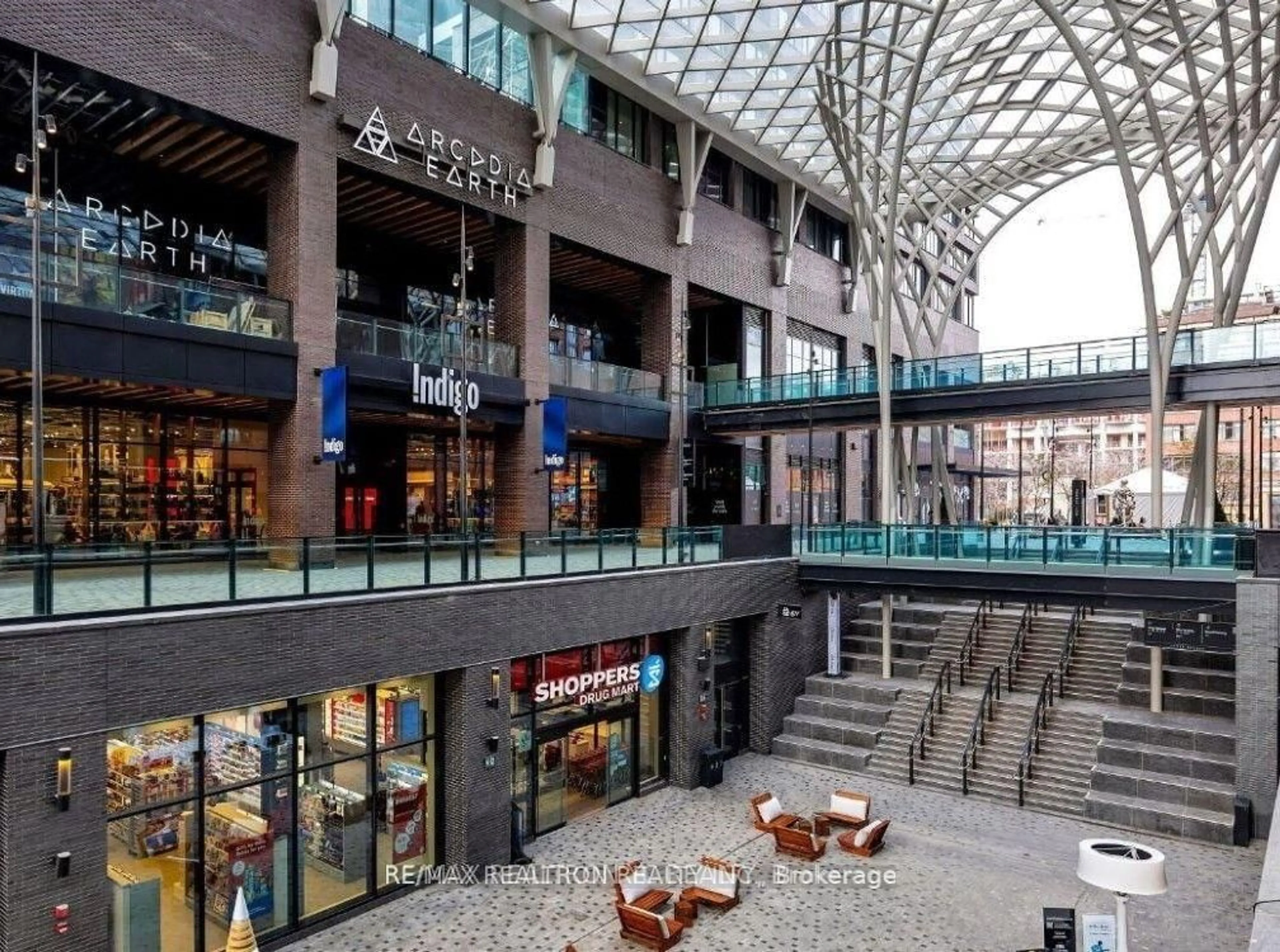 Indoor foyer for 470 Front St #3307, Toronto Ontario M5V 0V6