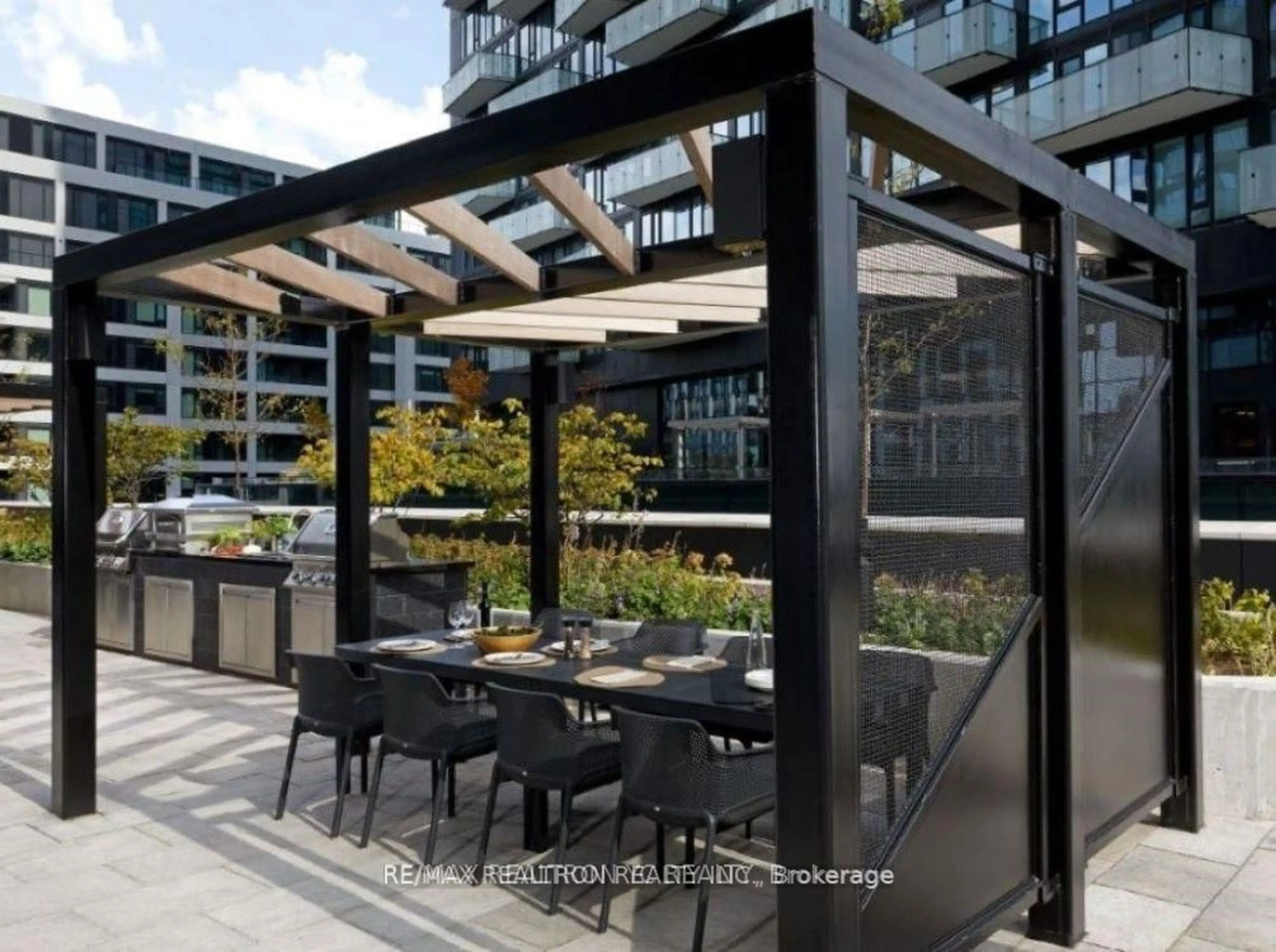 Patio, street for 470 Front St #3307, Toronto Ontario M5V 0V6