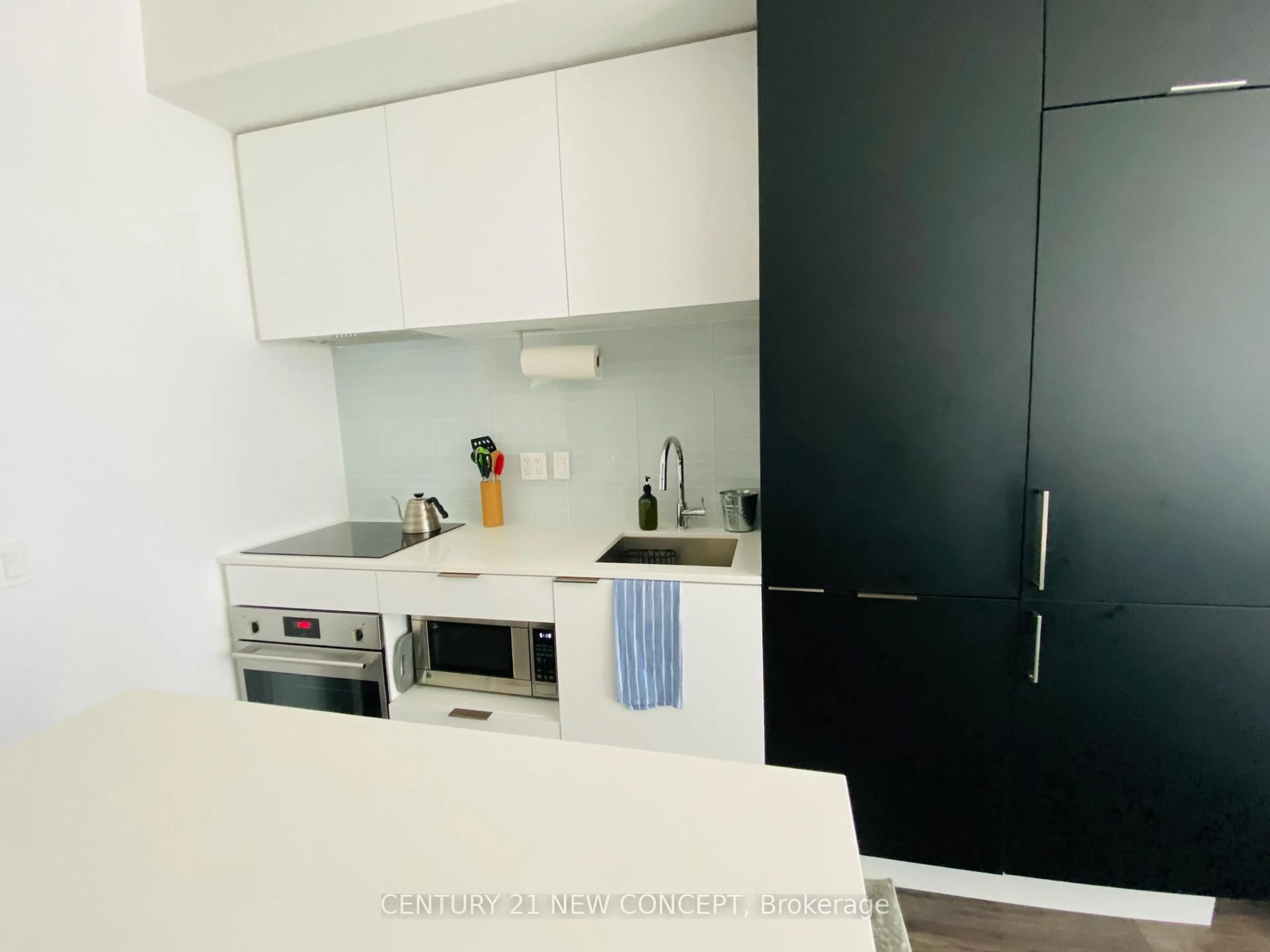 Standard kitchen, unknown for 33 Helendale Ave #901, Toronto Ontario M2N 0L2