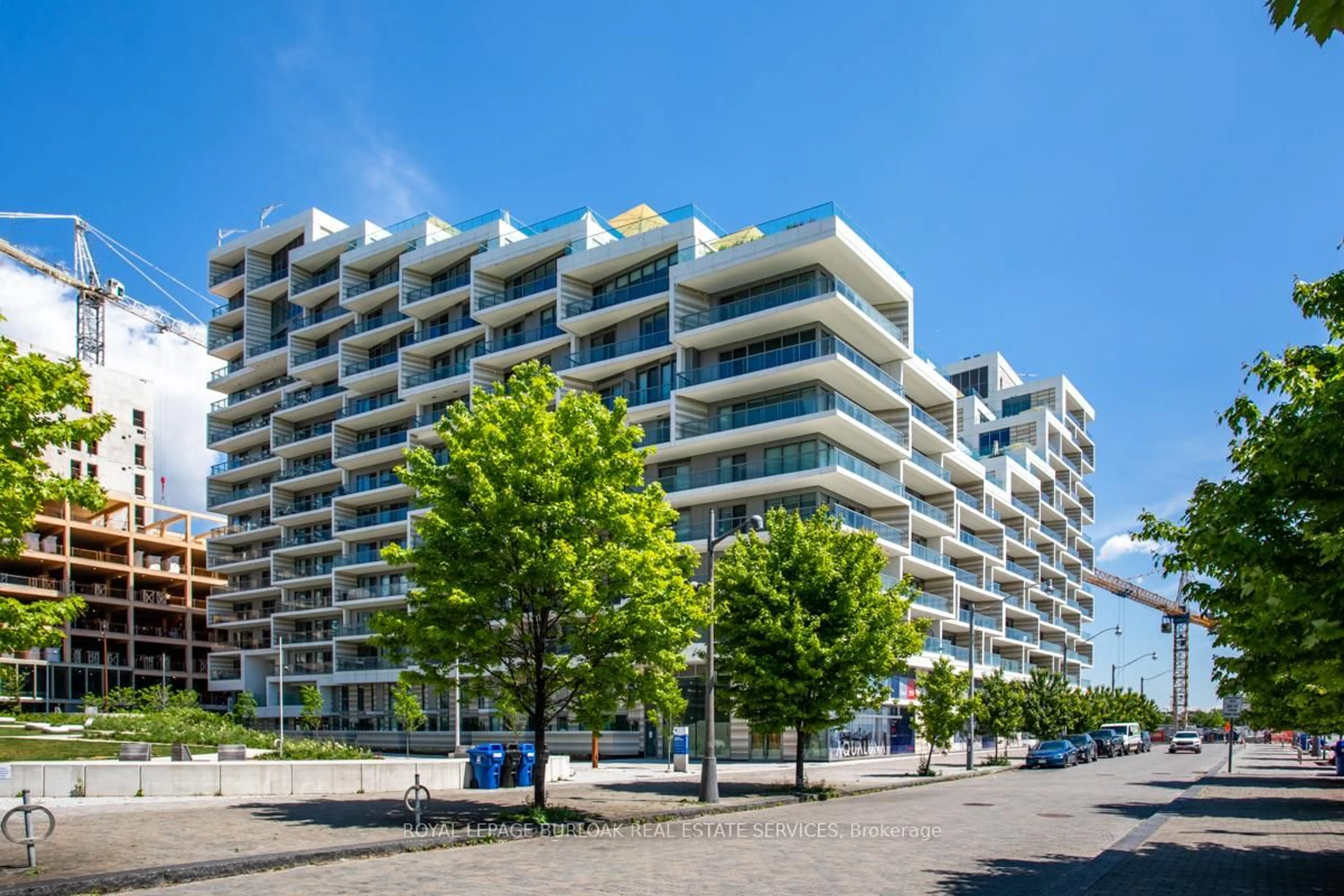 Unknown for 118 Merchants' Wharf #19, Toronto Ontario M5A 0L3