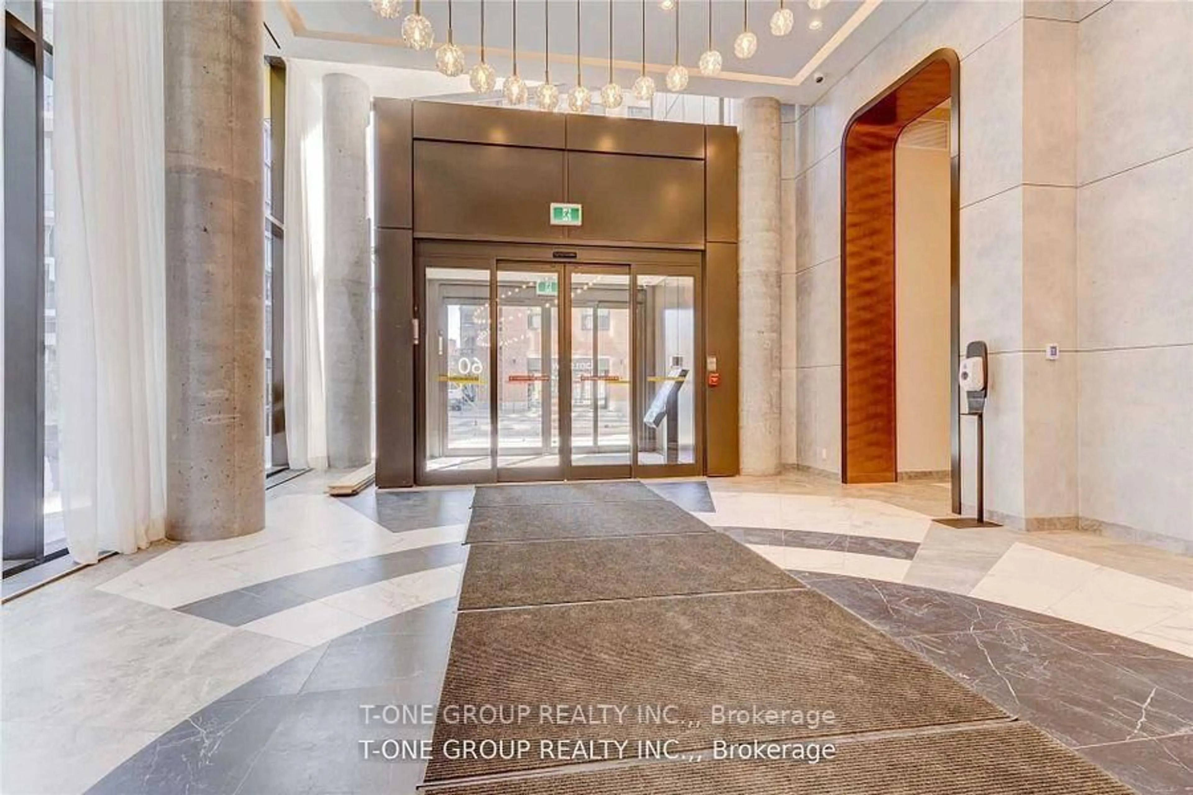 Indoor foyer for 60 Shuter St #316, Toronto Ontario M5B 0B7