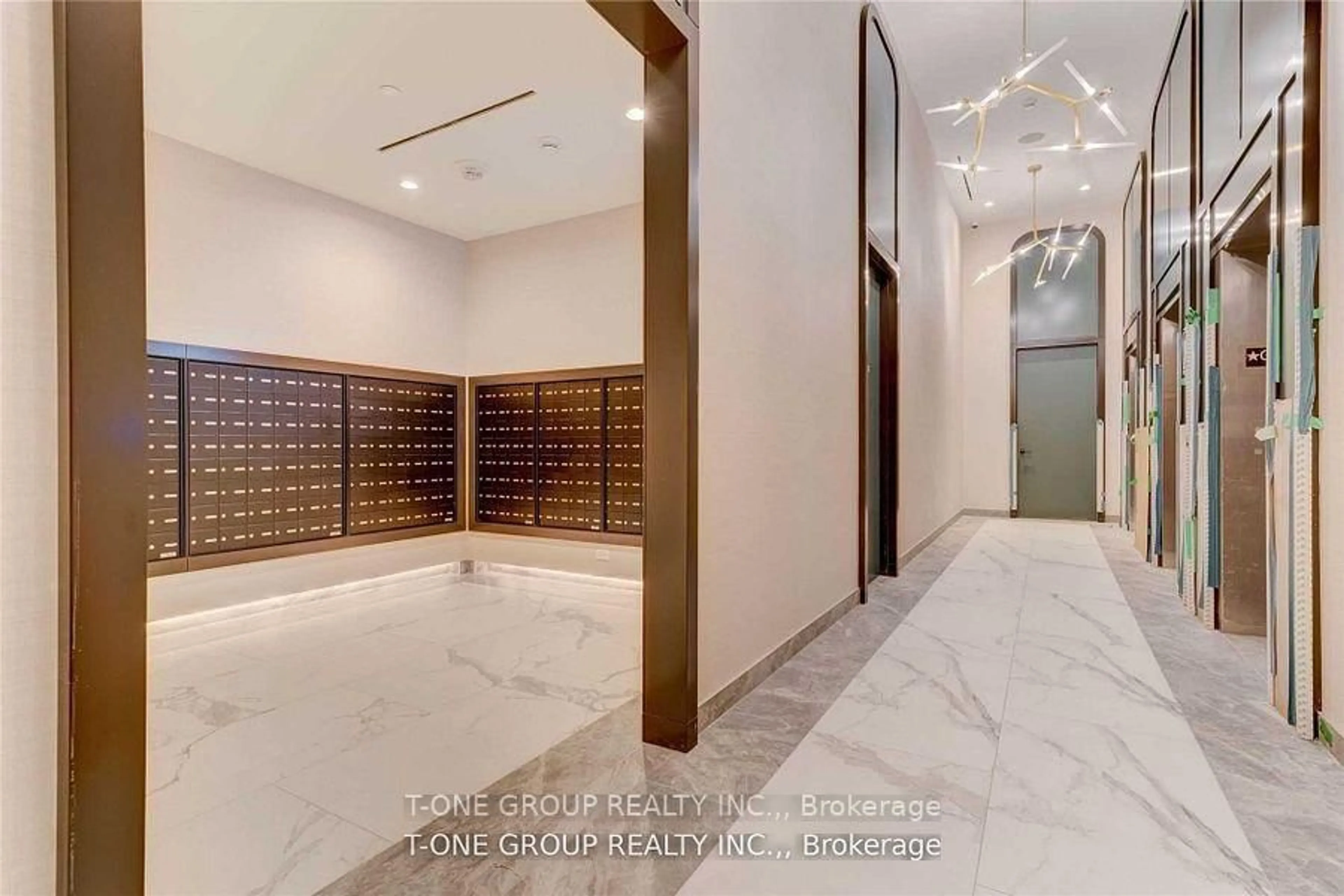 Indoor foyer for 60 Shuter St #316, Toronto Ontario M5B 0B7