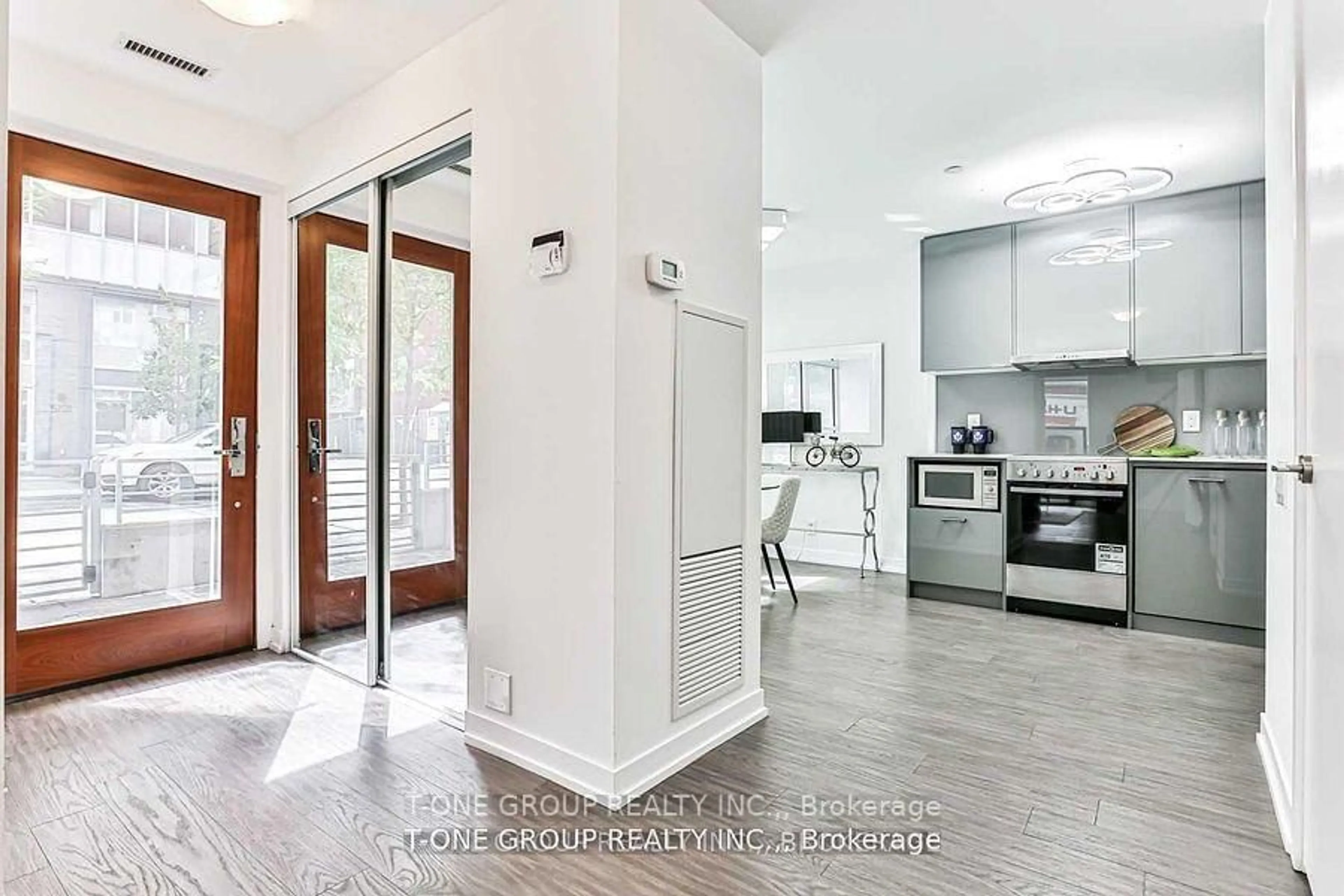 Open concept kitchen, unknown for 92 McGill St, Toronto Ontario M5B 0B5