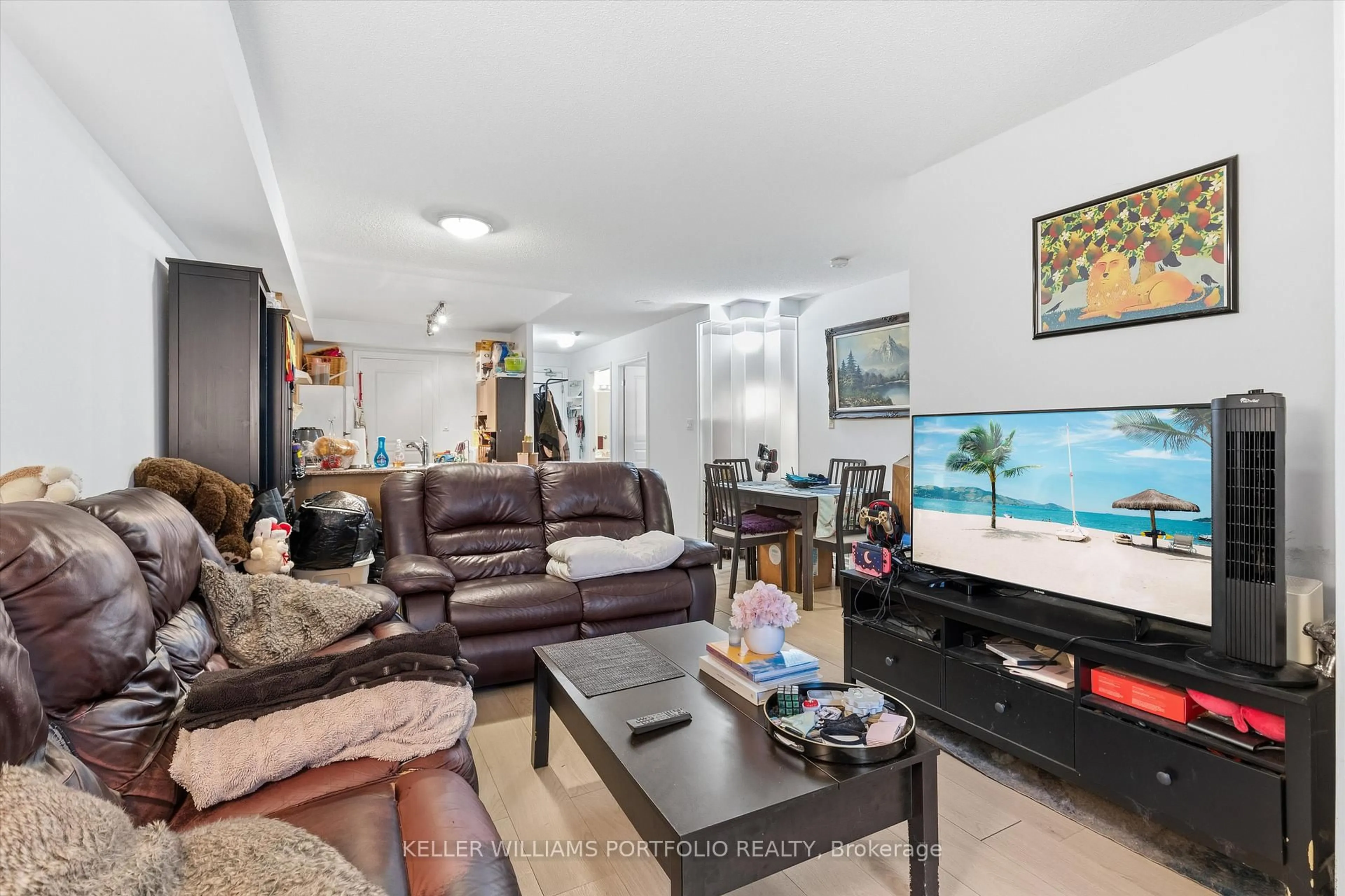 Living room with furniture, unknown for 801 Bay St #205, Toronto Ontario M5S 1Y9