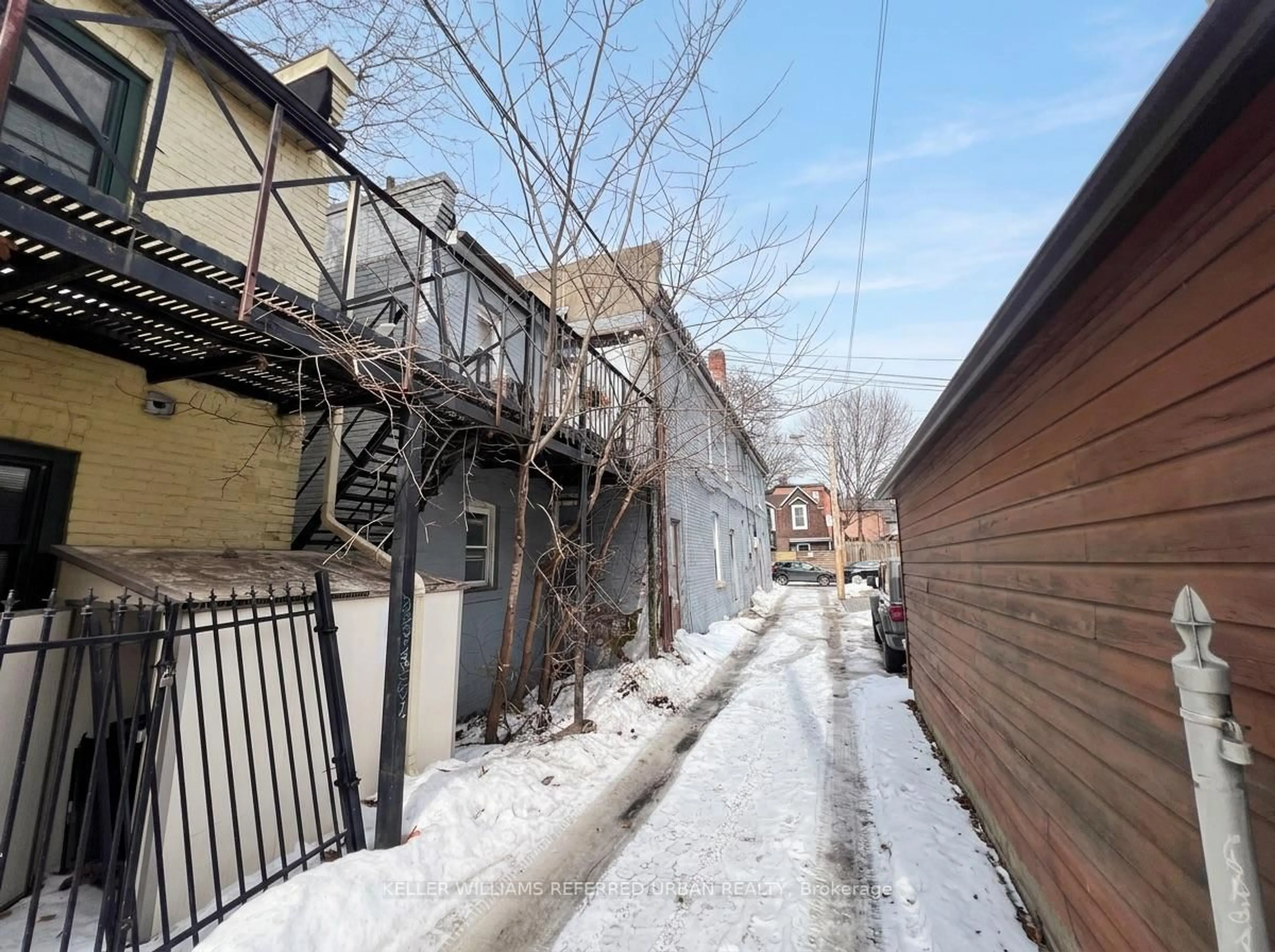 Patio, street for 15 Gore Vale Ave, Toronto Ontario M6J 2R5