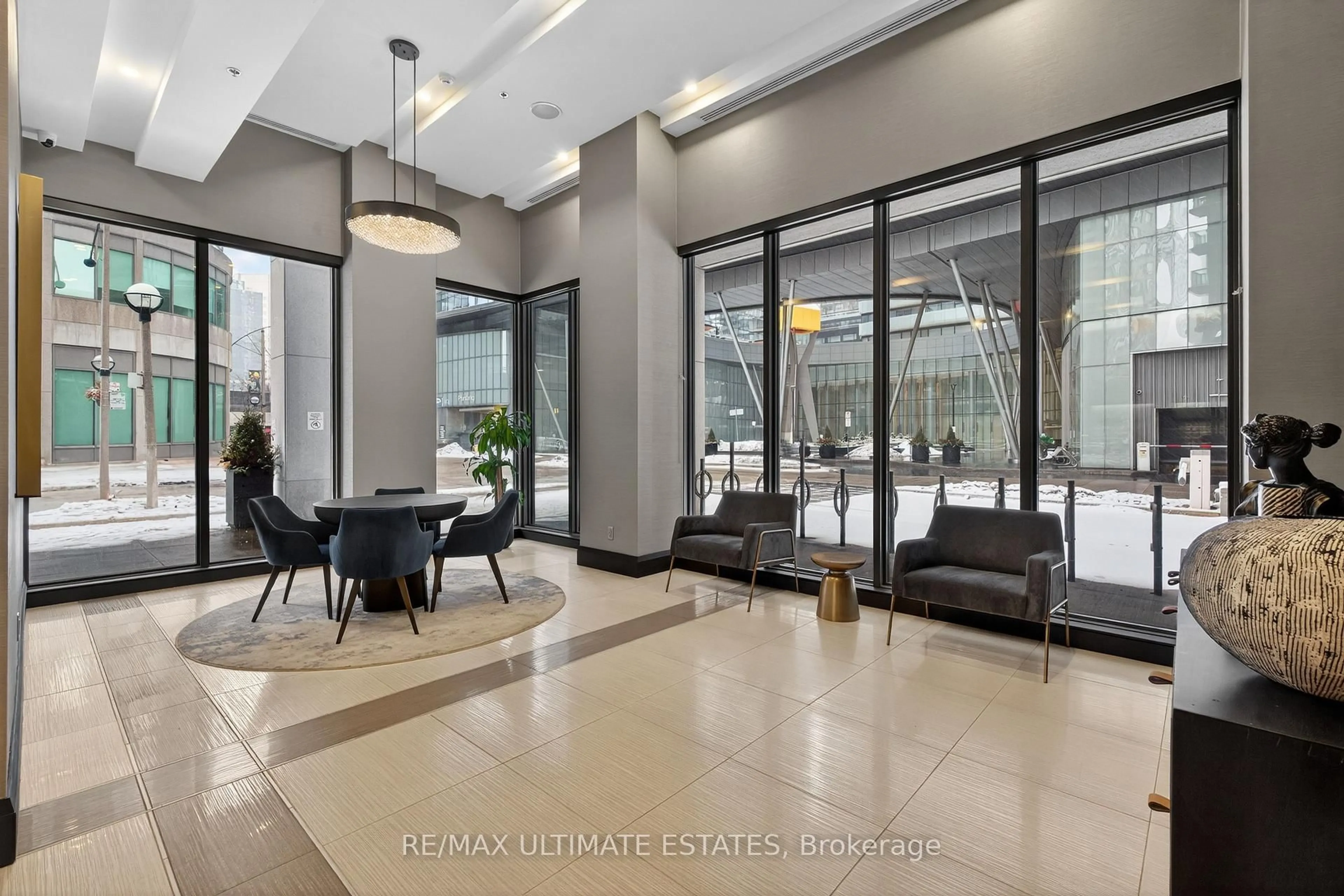 Lobby for 19 Grand Trunk Cres #2205, Toronto Ontario M5J 3A3
