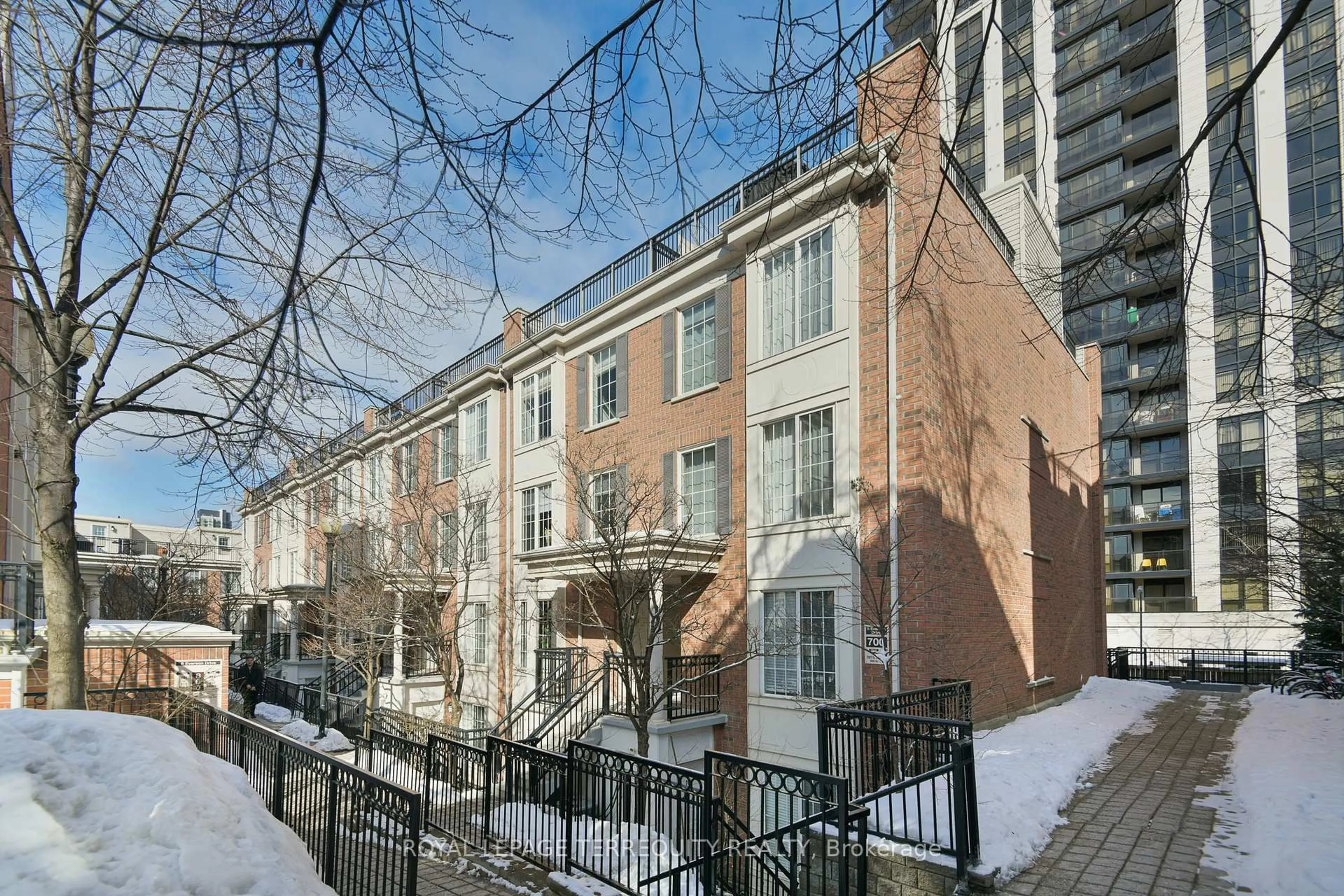 Patio, street for 5 Everson Dr #759, Toronto Ontario M2N 7C3
