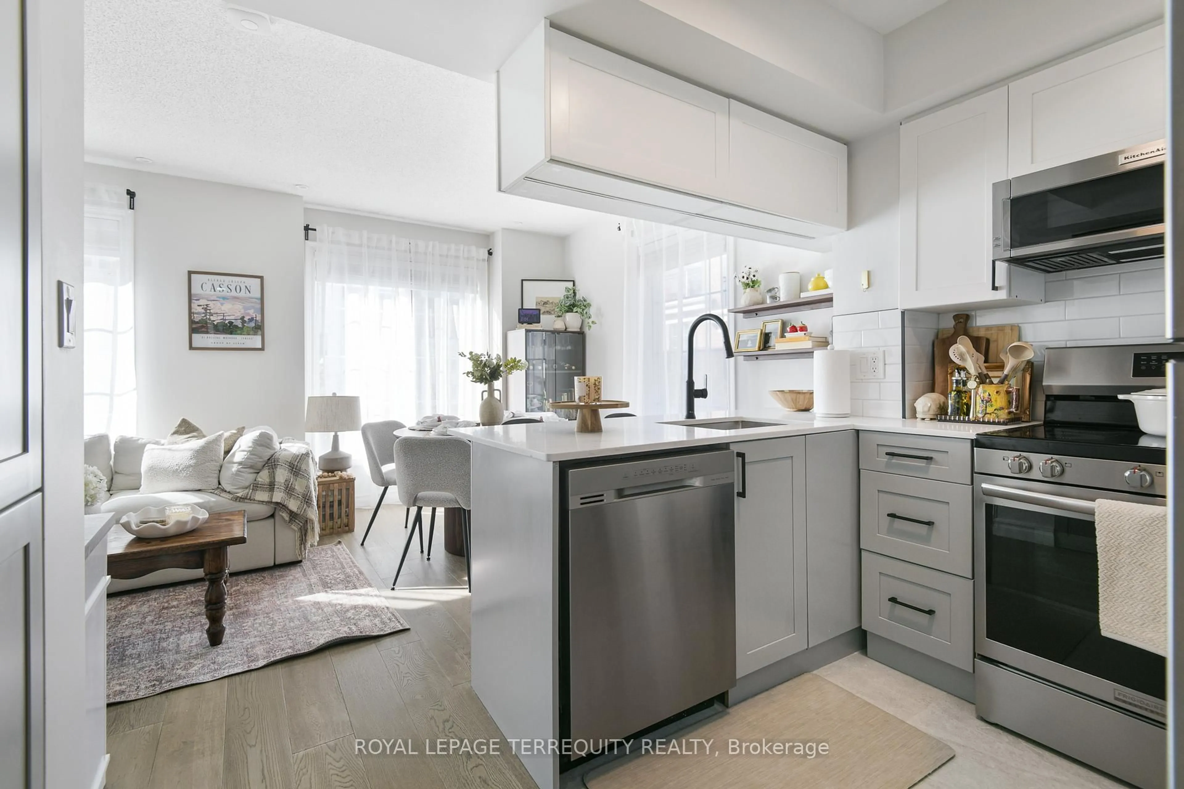 Open concept kitchen, ceramic/tile floor for 5 Everson Dr #759, Toronto Ontario M2N 7C3