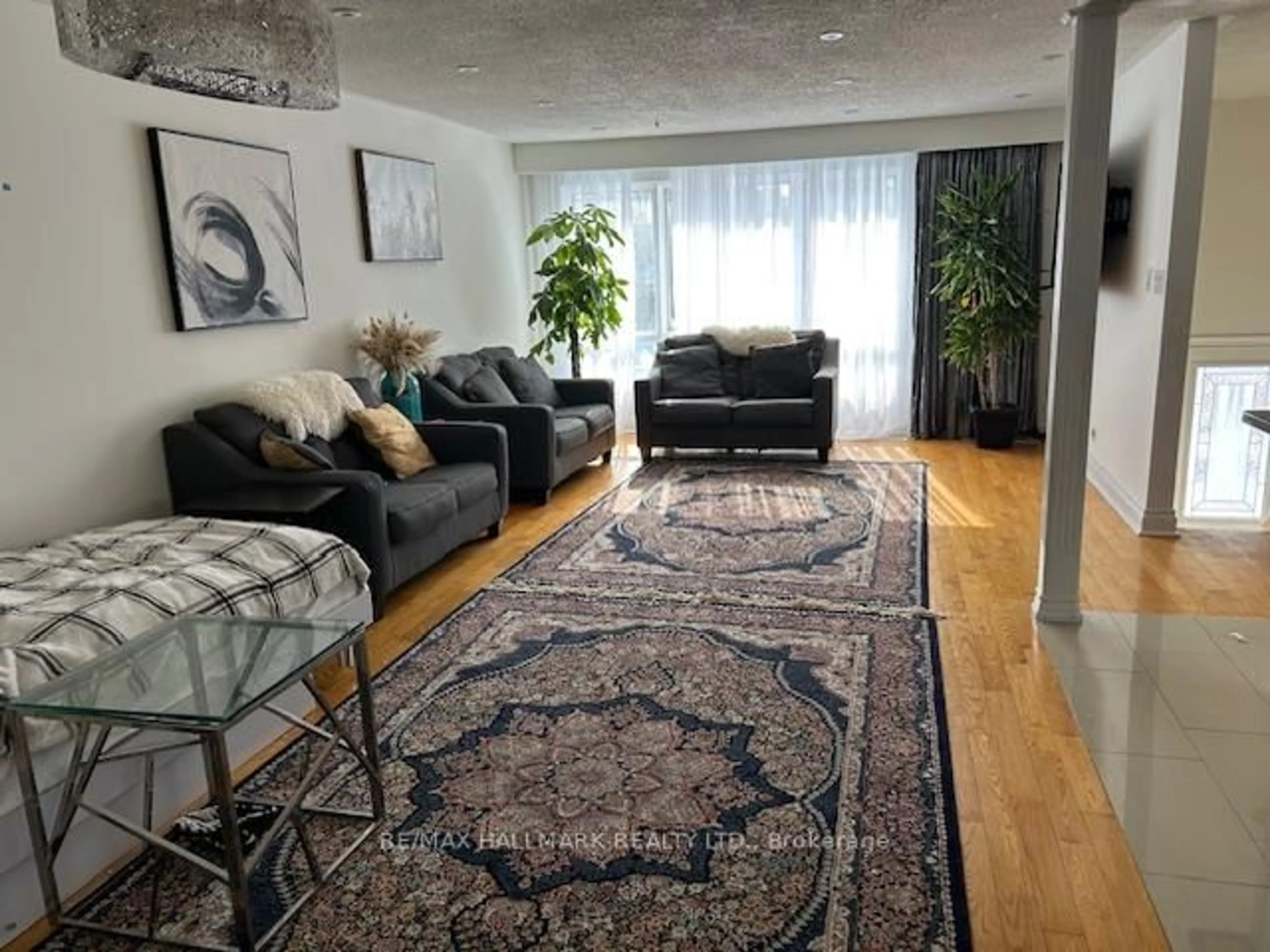 Living room with furniture, unknown for 20 Yucatan Rd, Toronto Ontario M2H 2K8