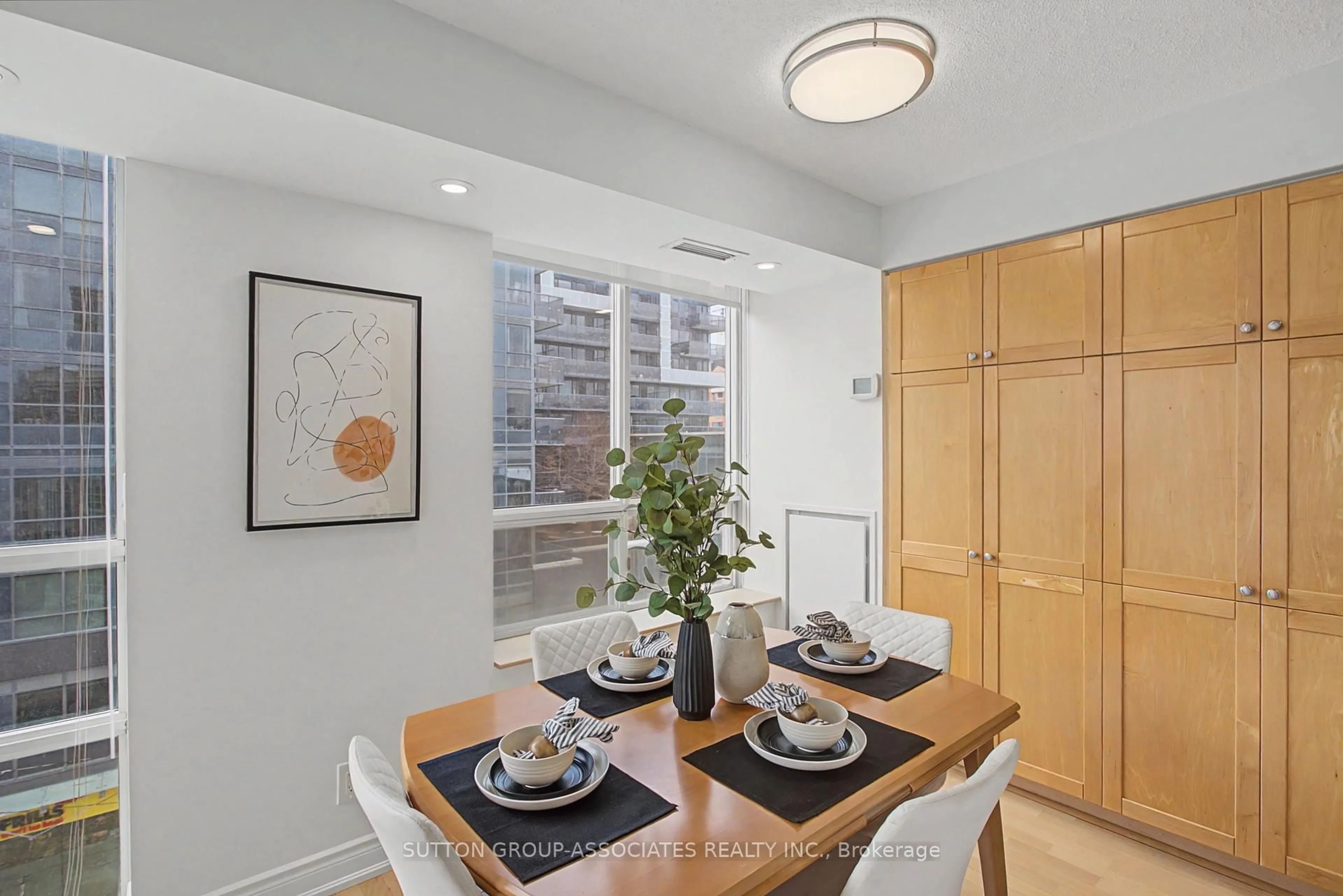 Dining room, unknown for 1000 King St #616, Toronto Ontario M6K 3N1