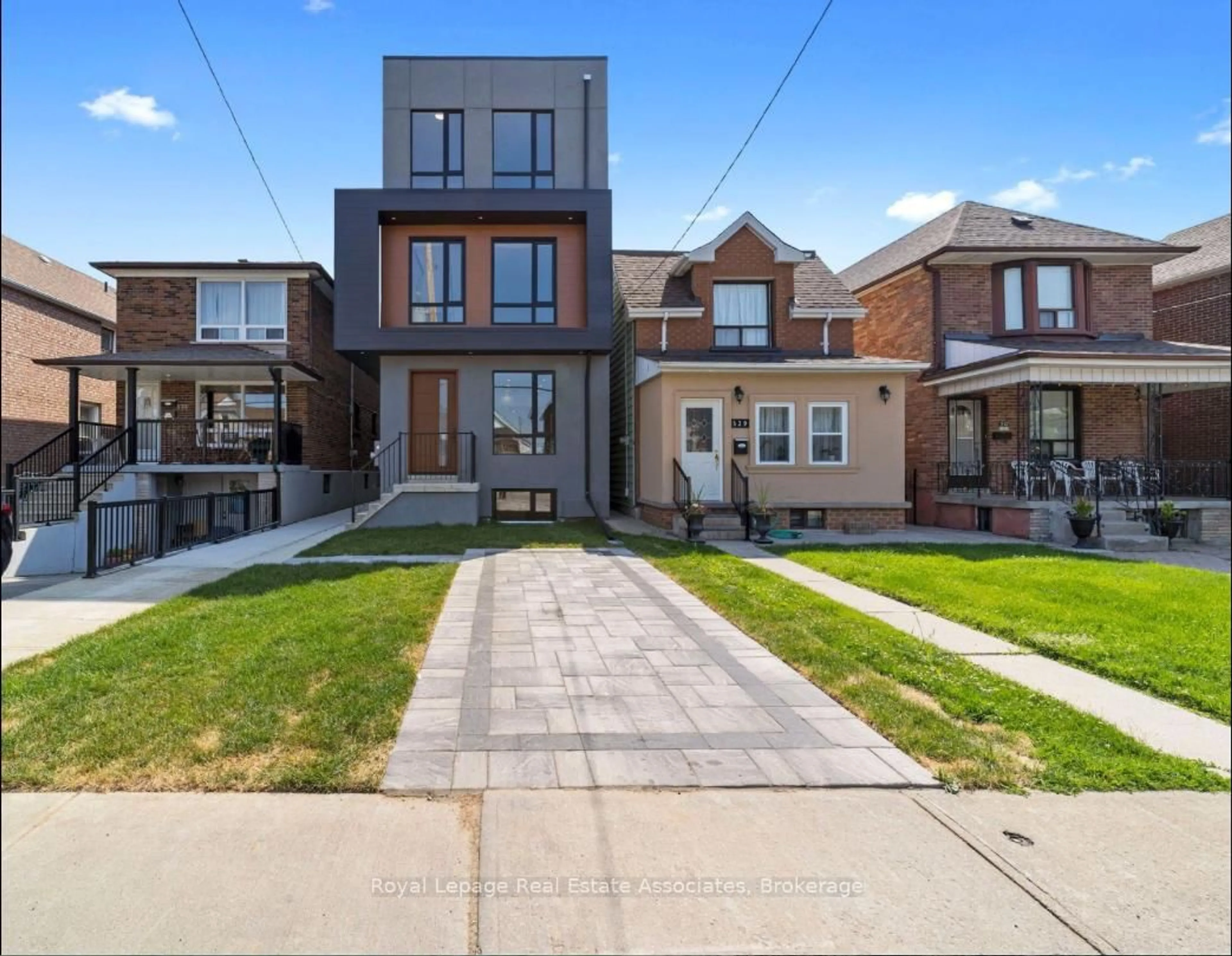 Home with brick exterior material, street for 531 Delaware Ave, Toronto Ontario M6H 2V3