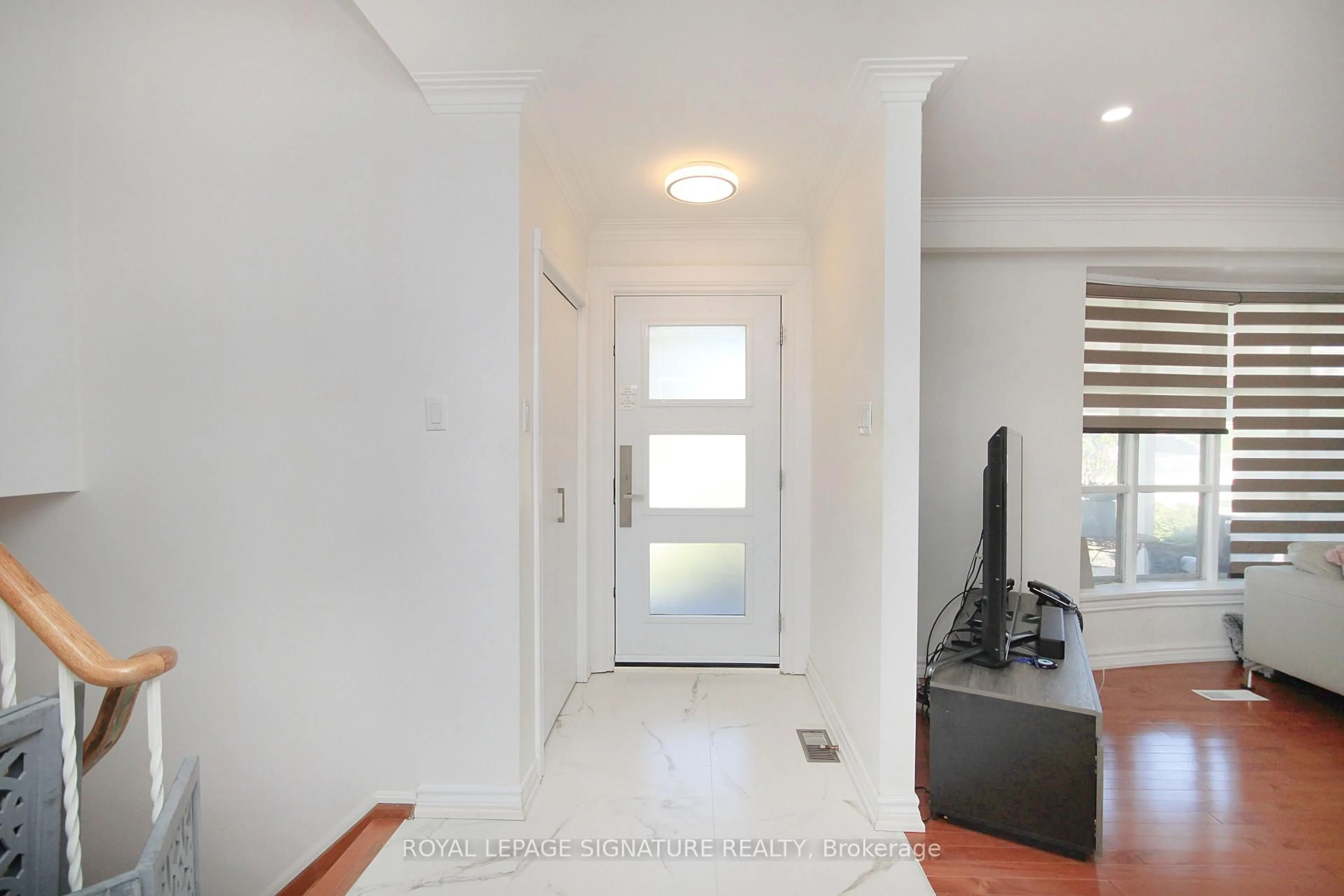 Indoor entryway for 29 Shamokin Dr, Toronto Ontario M3A 3H7