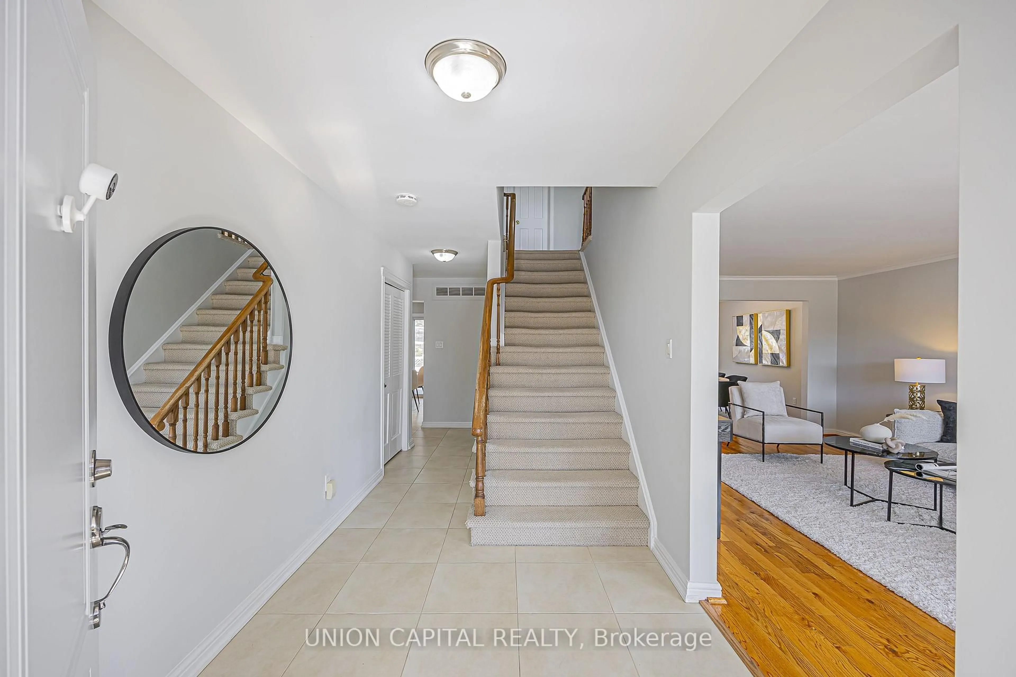 Indoor entryway for 52 Barkwood Cres, Toronto Ontario M2H 3G6