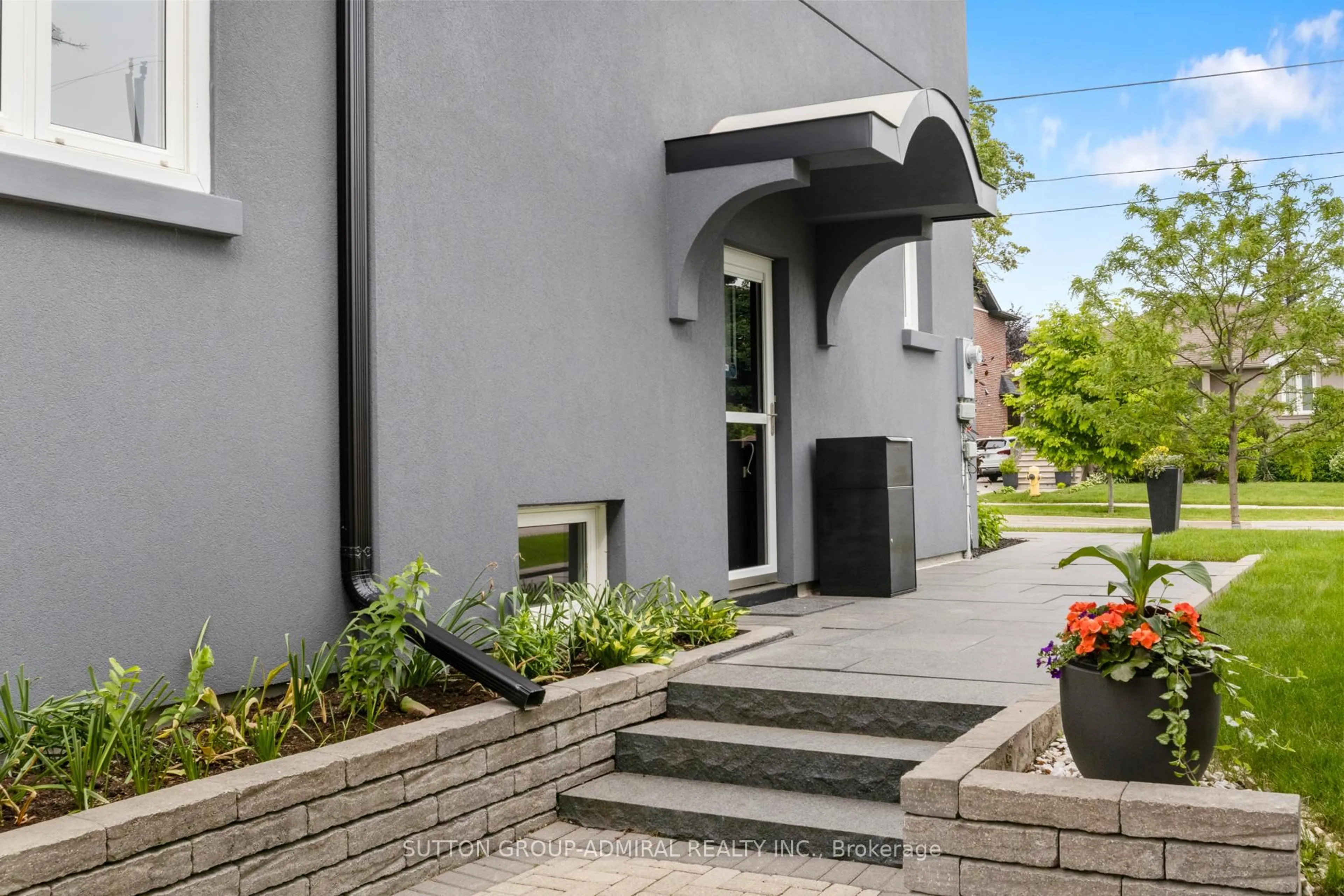 Patio, street for 479 Hounslow Ave, Toronto Ontario M2R 1J1