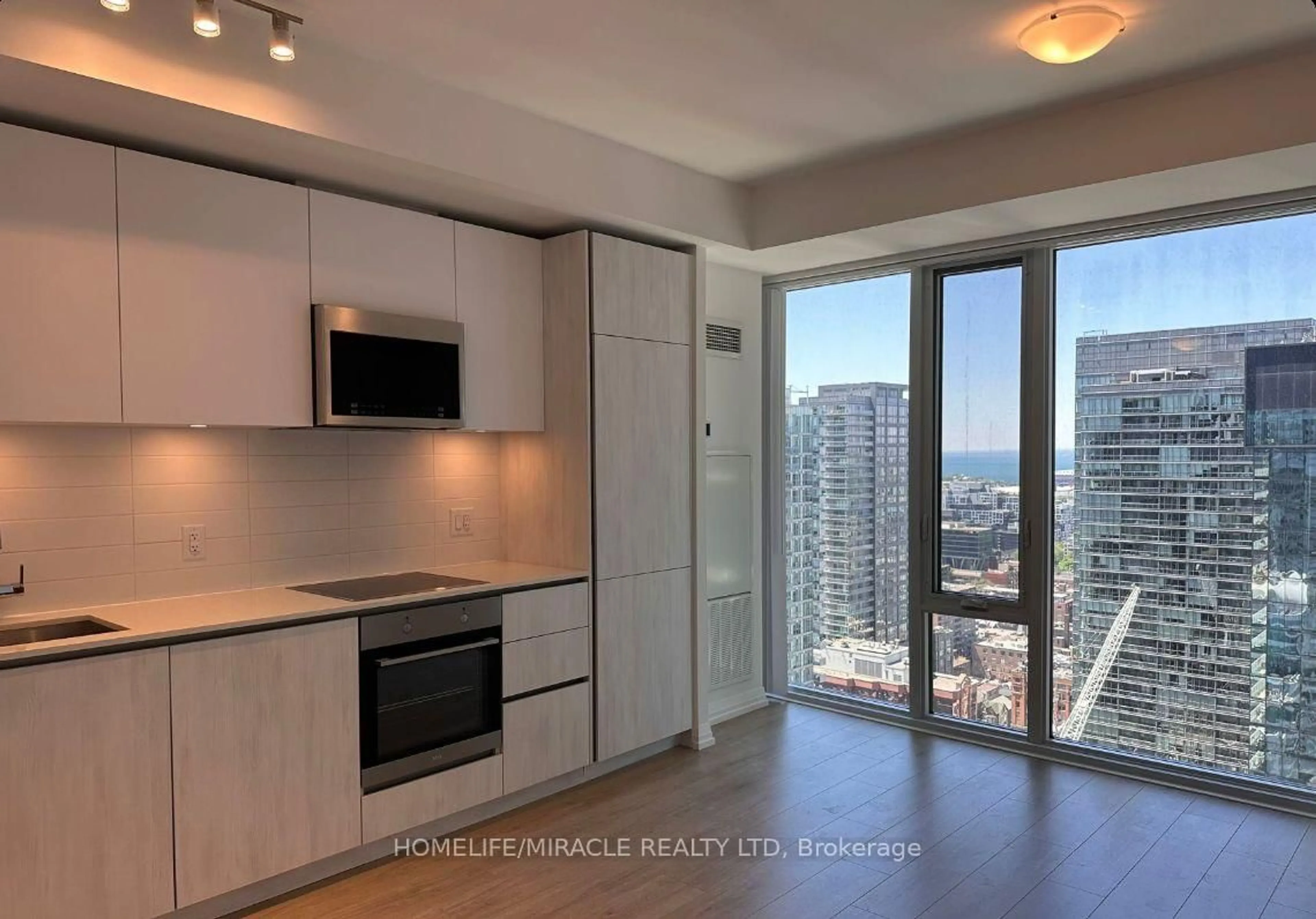 Standard kitchen, unknown for 8 Widmer St #3715, Toronto Ontario M5V 0W6