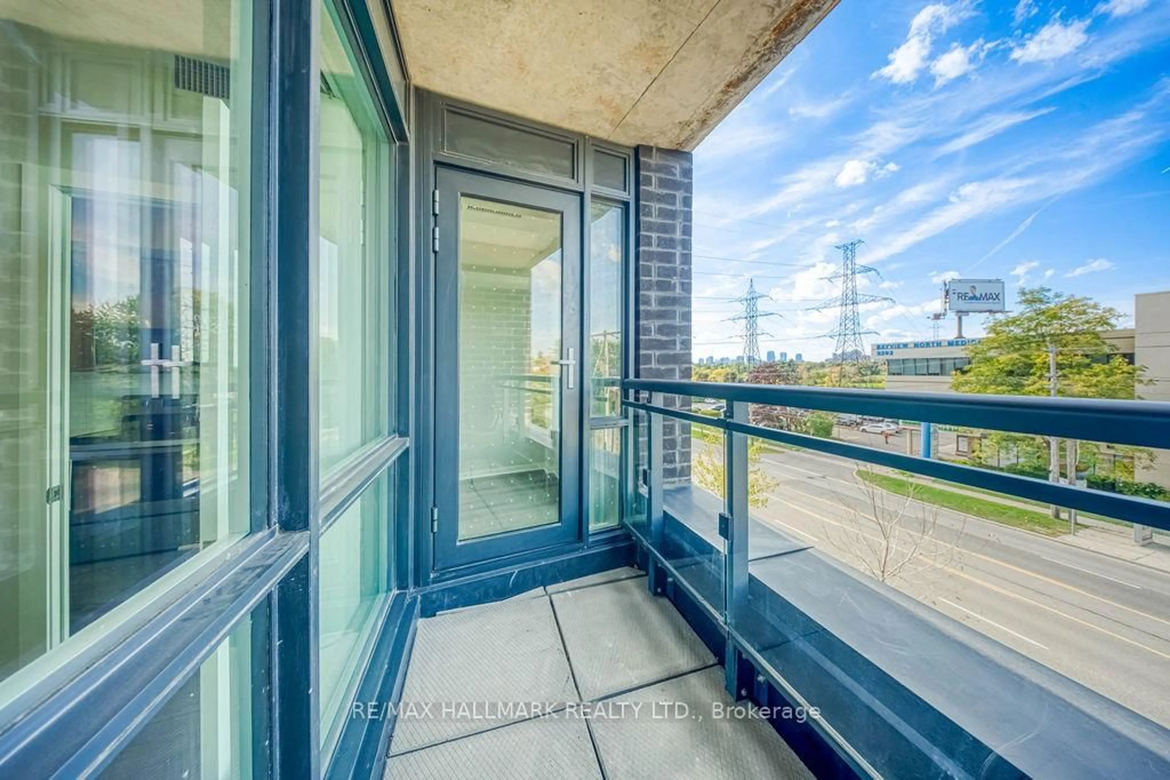 Balcony in the apartment, unknown for 3237 Bayview Ave #302, Toronto Ontario M2K 0G1
