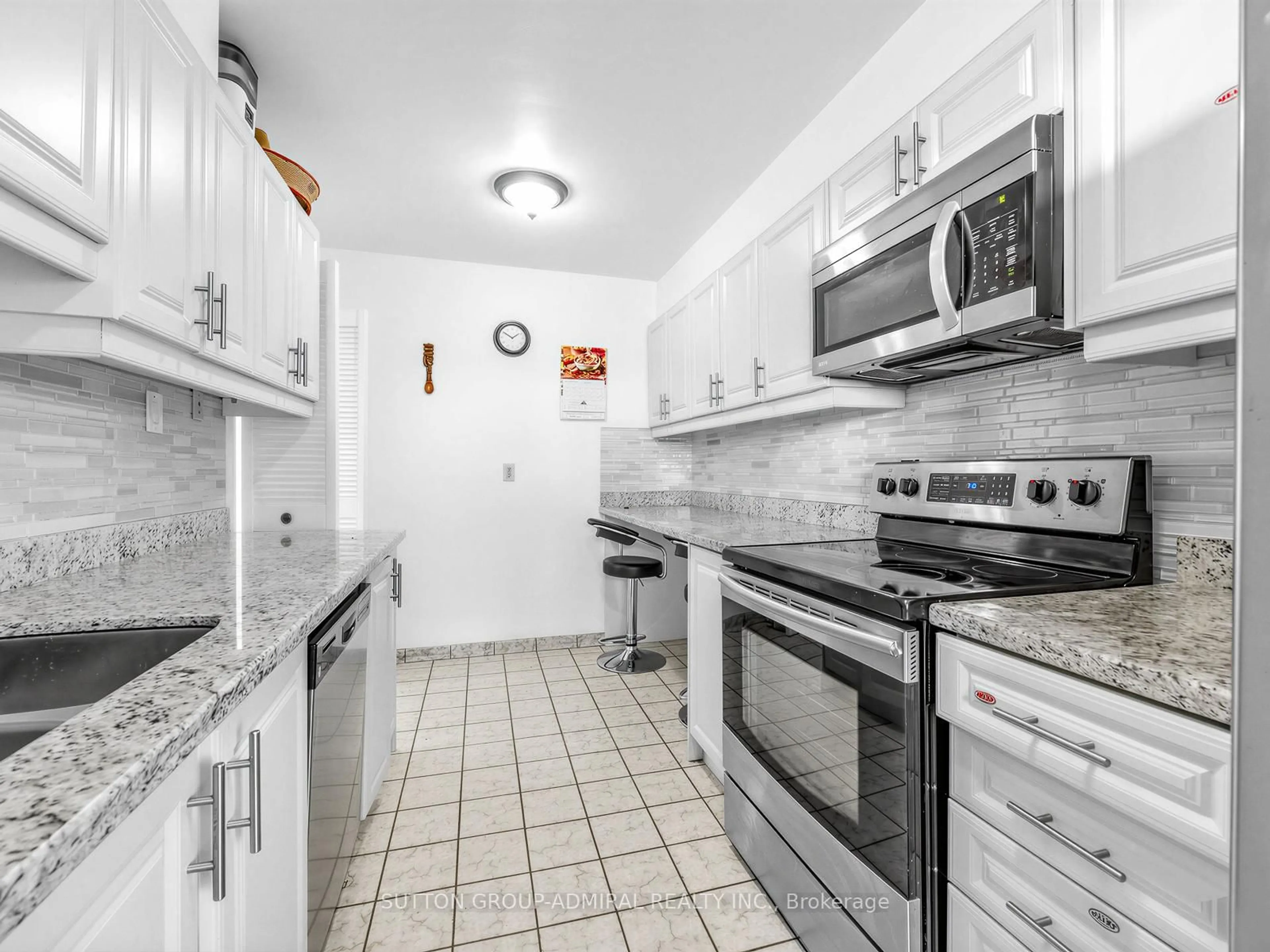 Standard kitchen, ceramic/tile floor for 130 Neptune Dr #505, Toronto Ontario M6A 1X5
