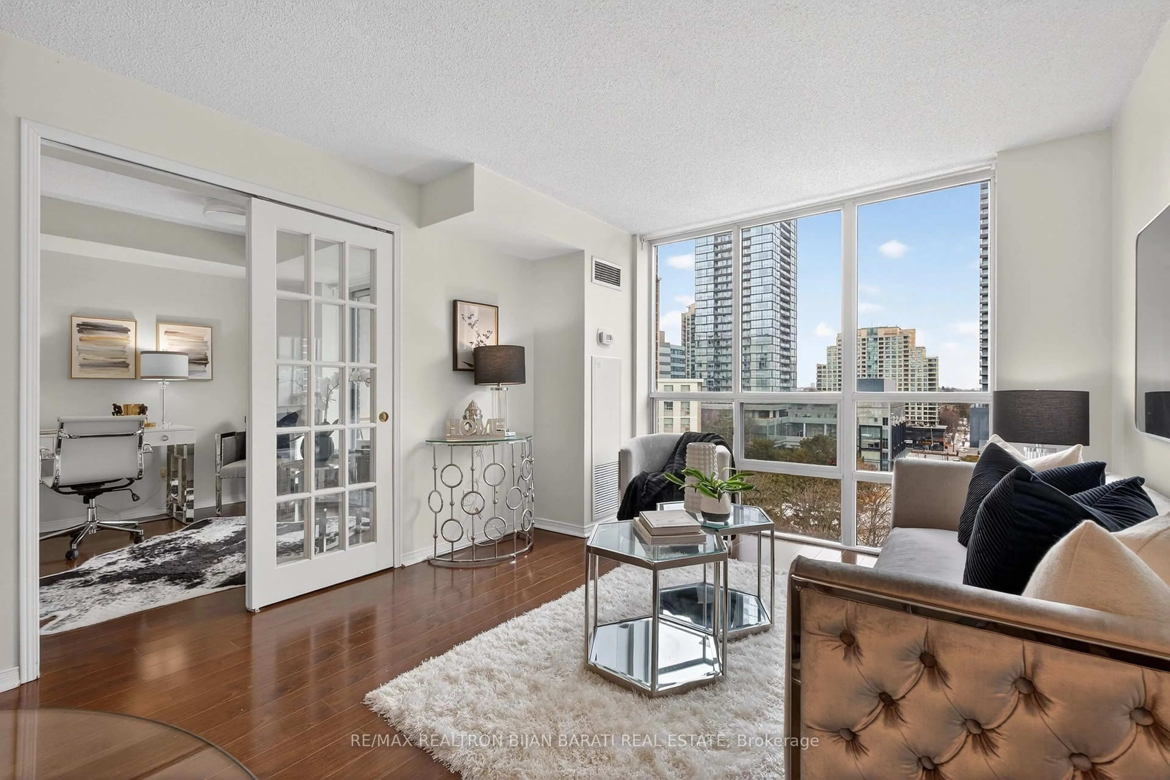 Living room with furniture, unknown for 233 Beecroft Rd #923, Toronto Ontario M2N 6Z9