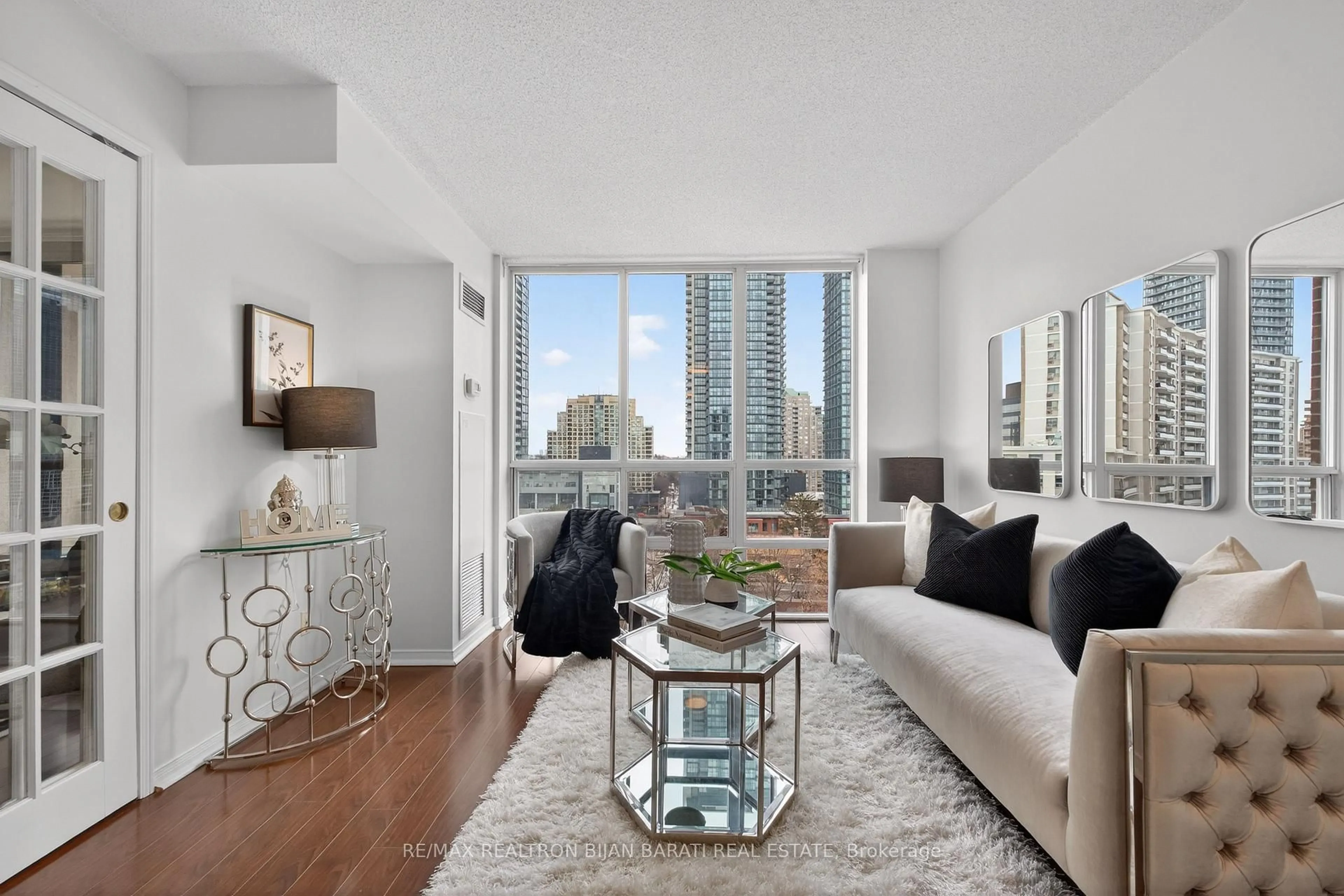 Living room with furniture, unknown for 233 Beecroft Rd #923, Toronto Ontario M2N 6Z9