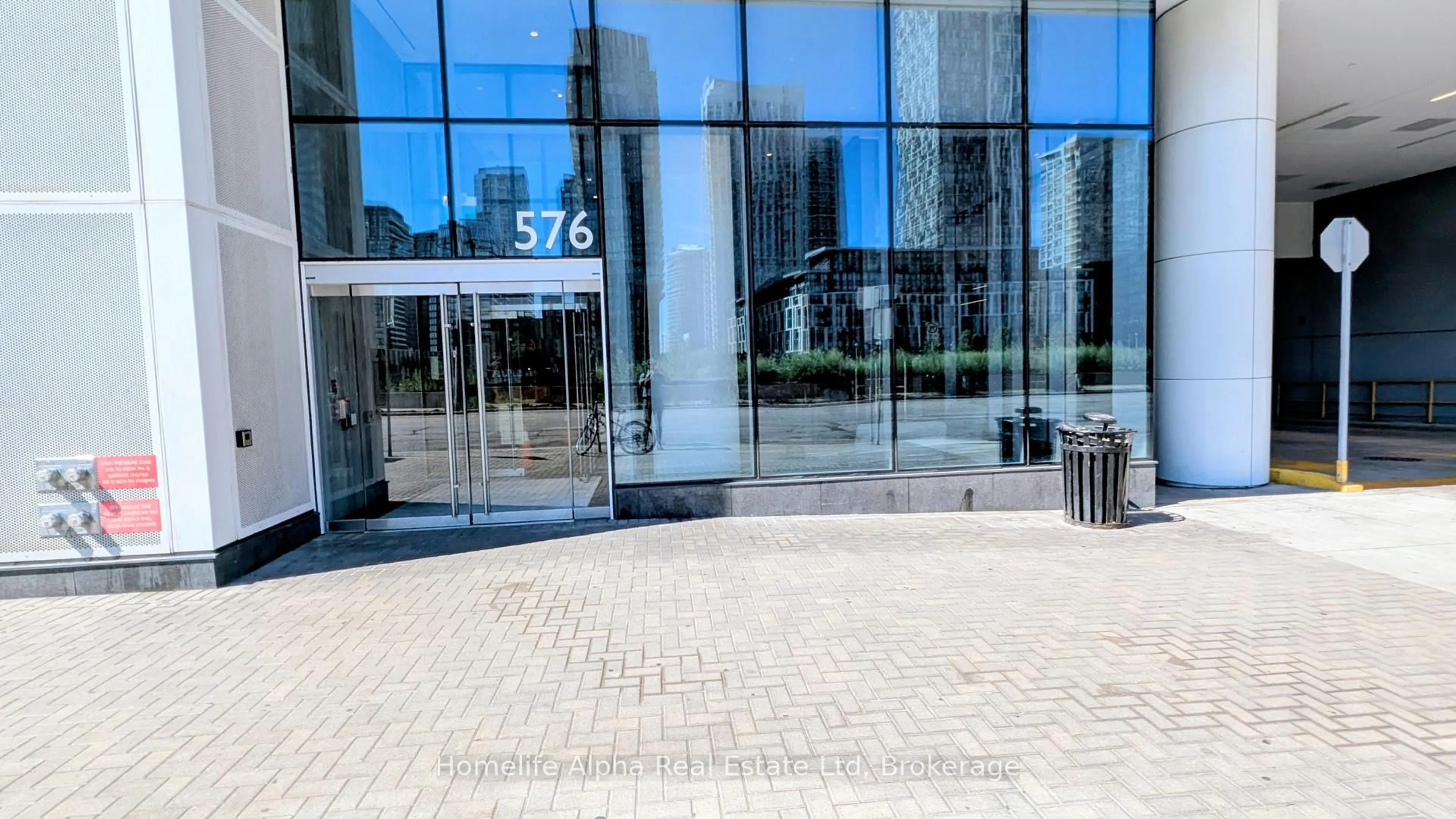 Unknown for 576 Front St #704, Toronto Ontario M5V 0P8