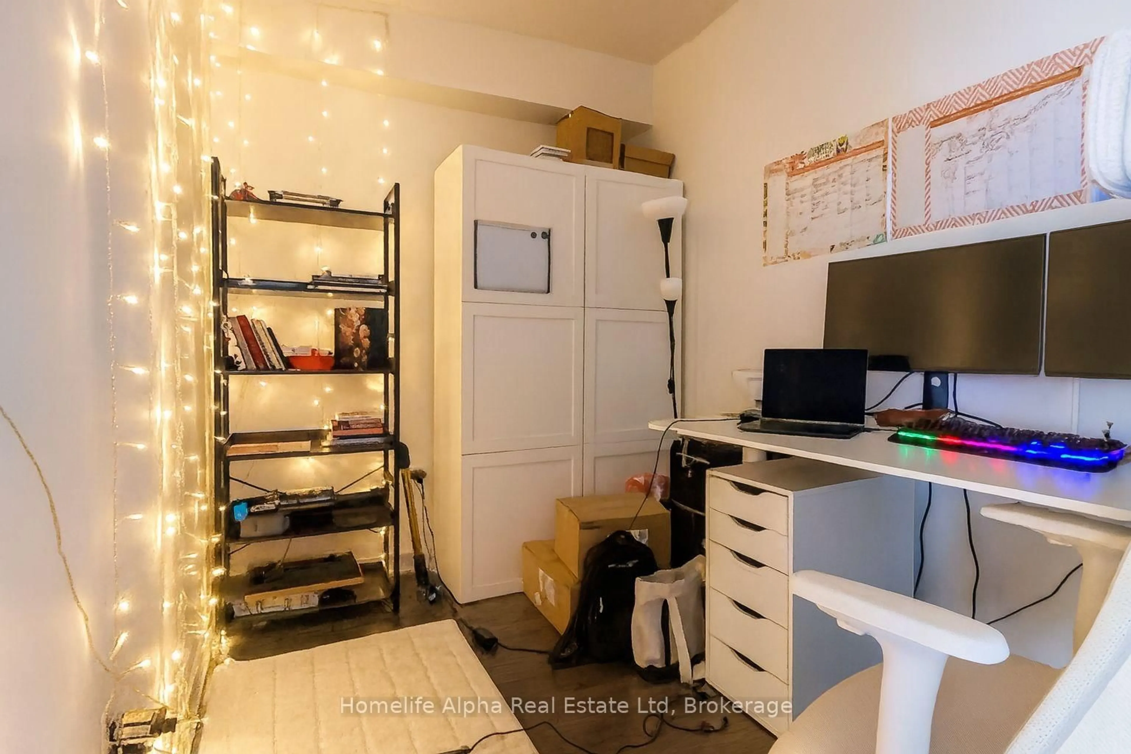 A pic of a room for 576 Front St #704, Toronto Ontario M5V 0P8