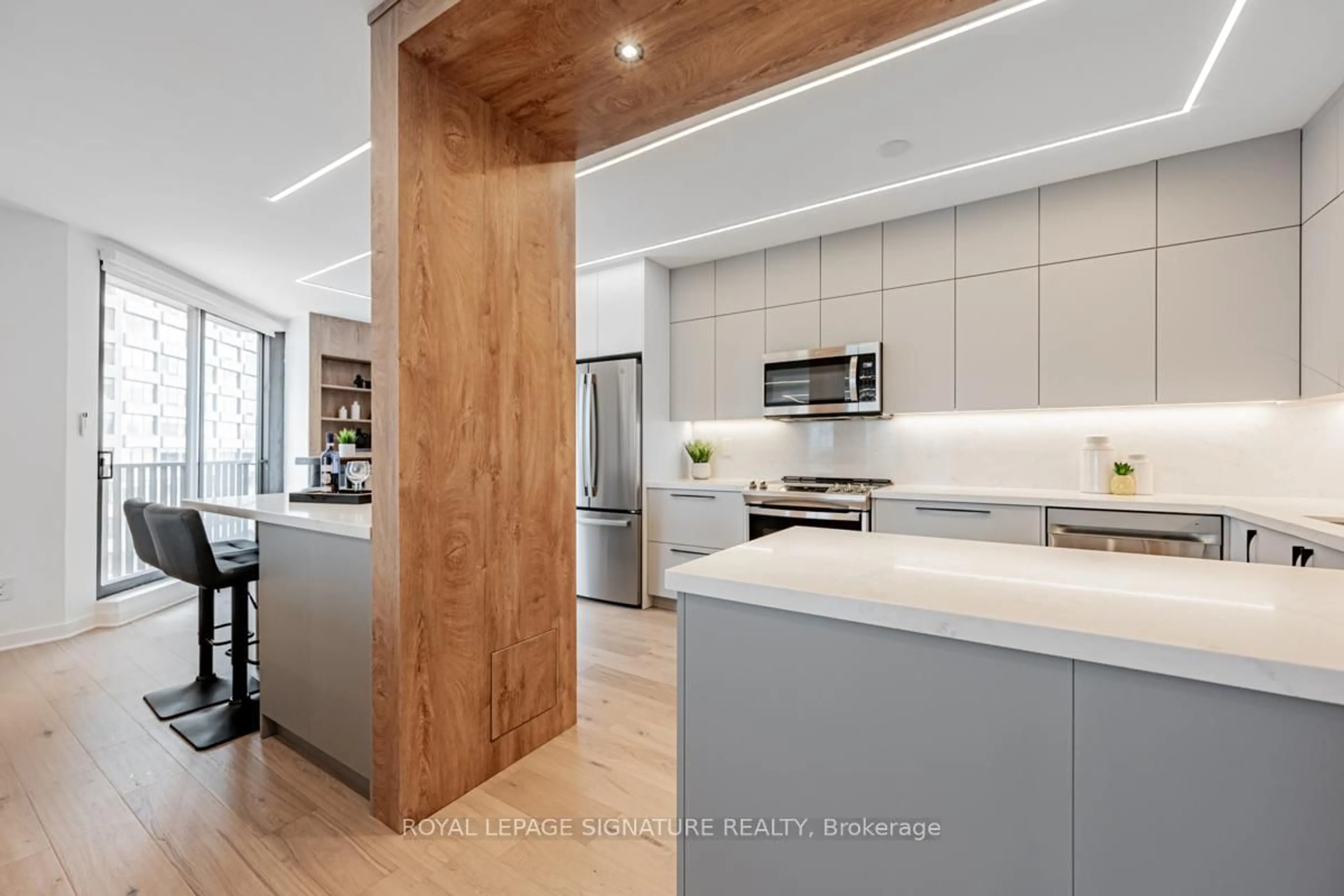 Contemporary kitchen, unknown for 33 Harbour Sq #1035, Toronto Ontario M5J 2G2