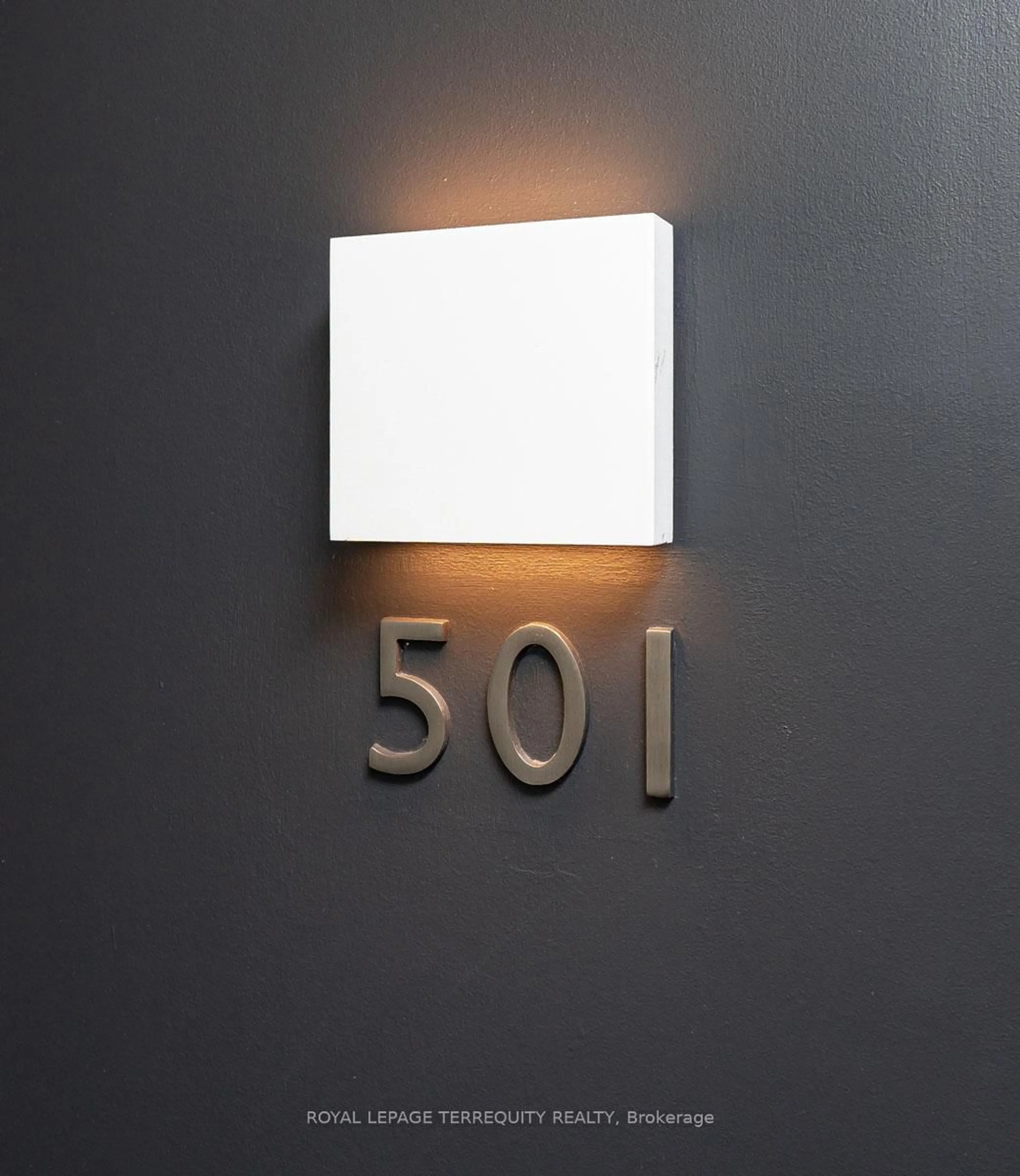 Unknown for 138 St Helens Ave #501, Toronto Ontario M6H 0B8