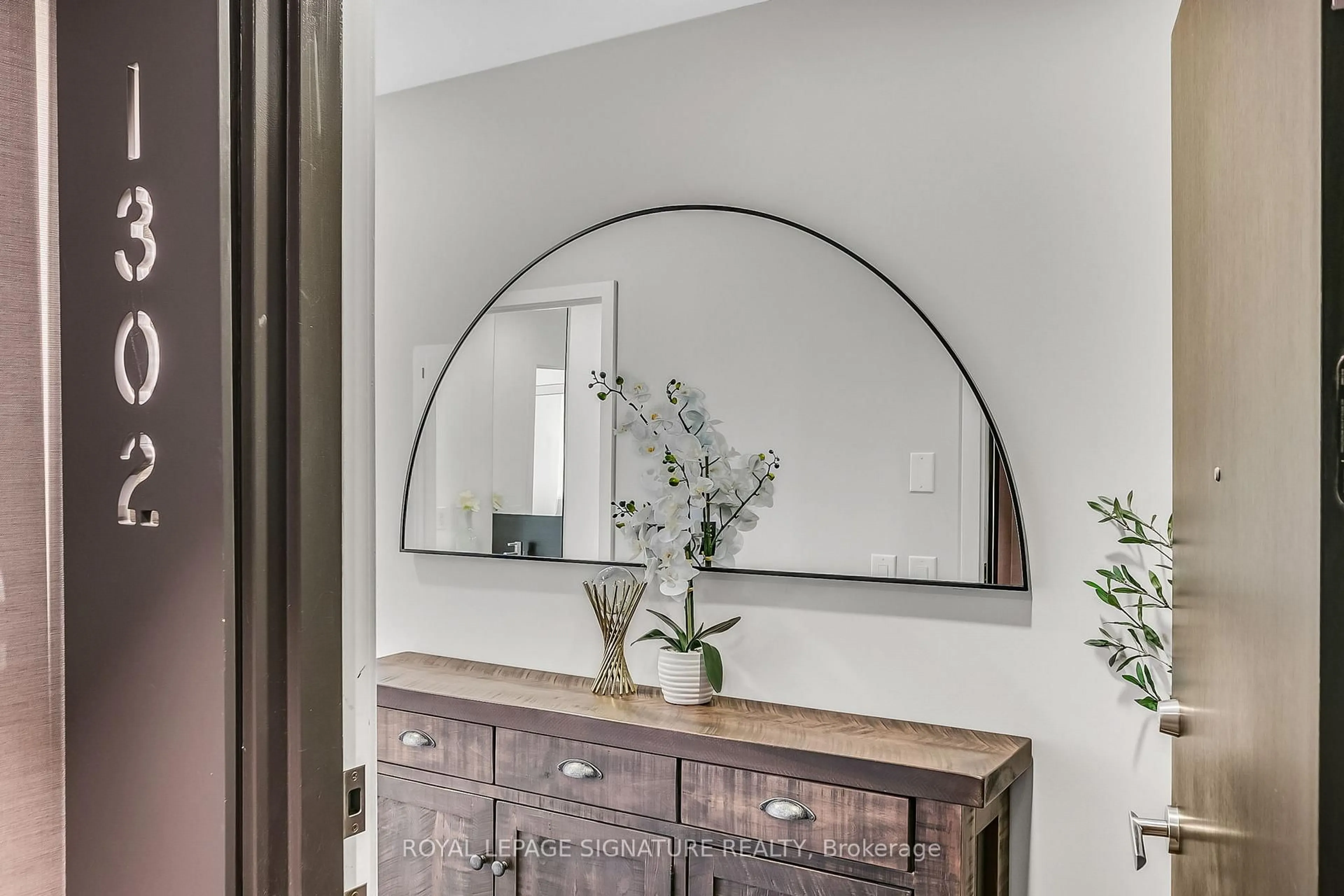 Indoor entryway for 170 Sumach St #1302, Toronto Ontario M5A 0C3