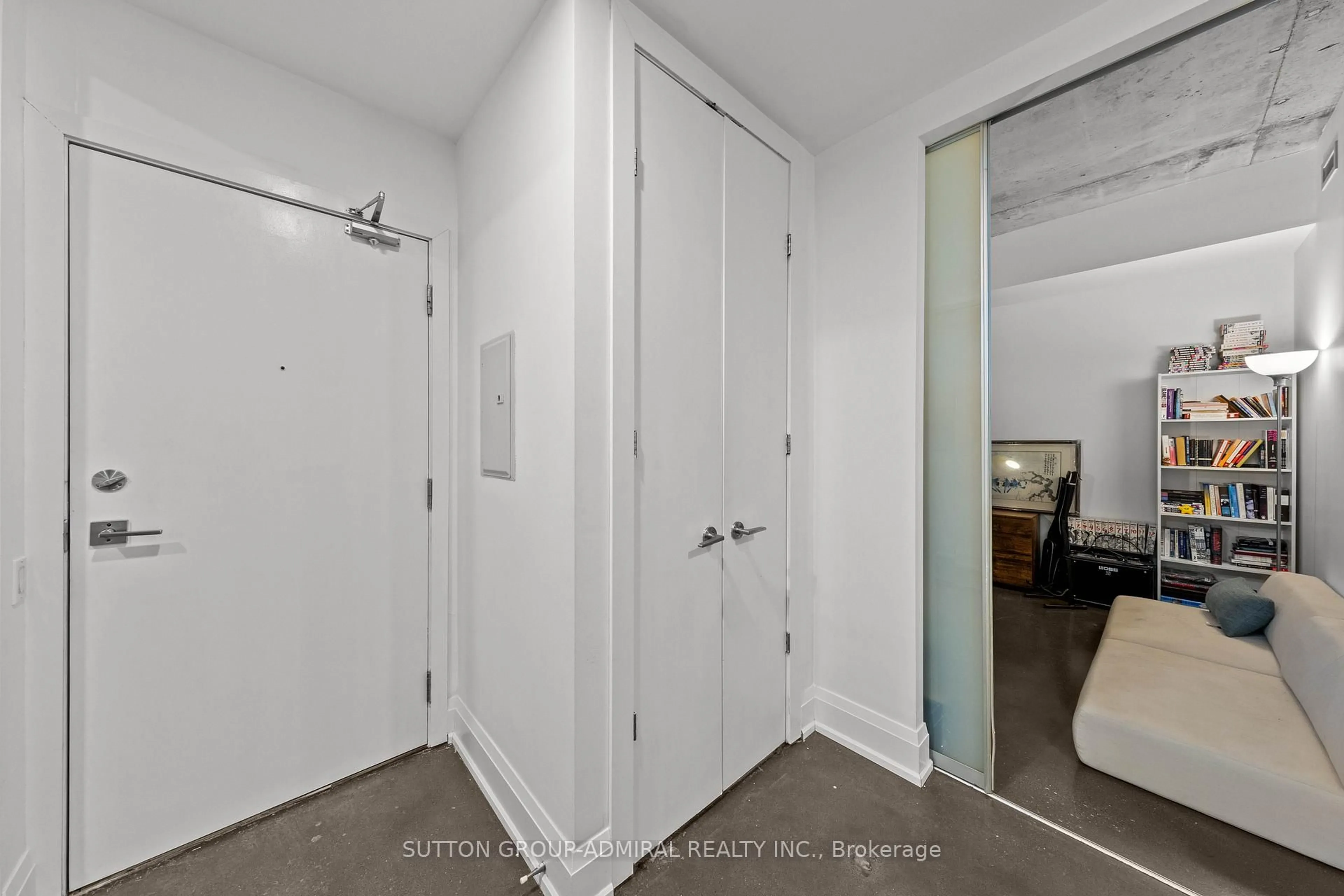Indoor entryway for 20 Stewart St #206, Toronto Ontario M5V 1H6