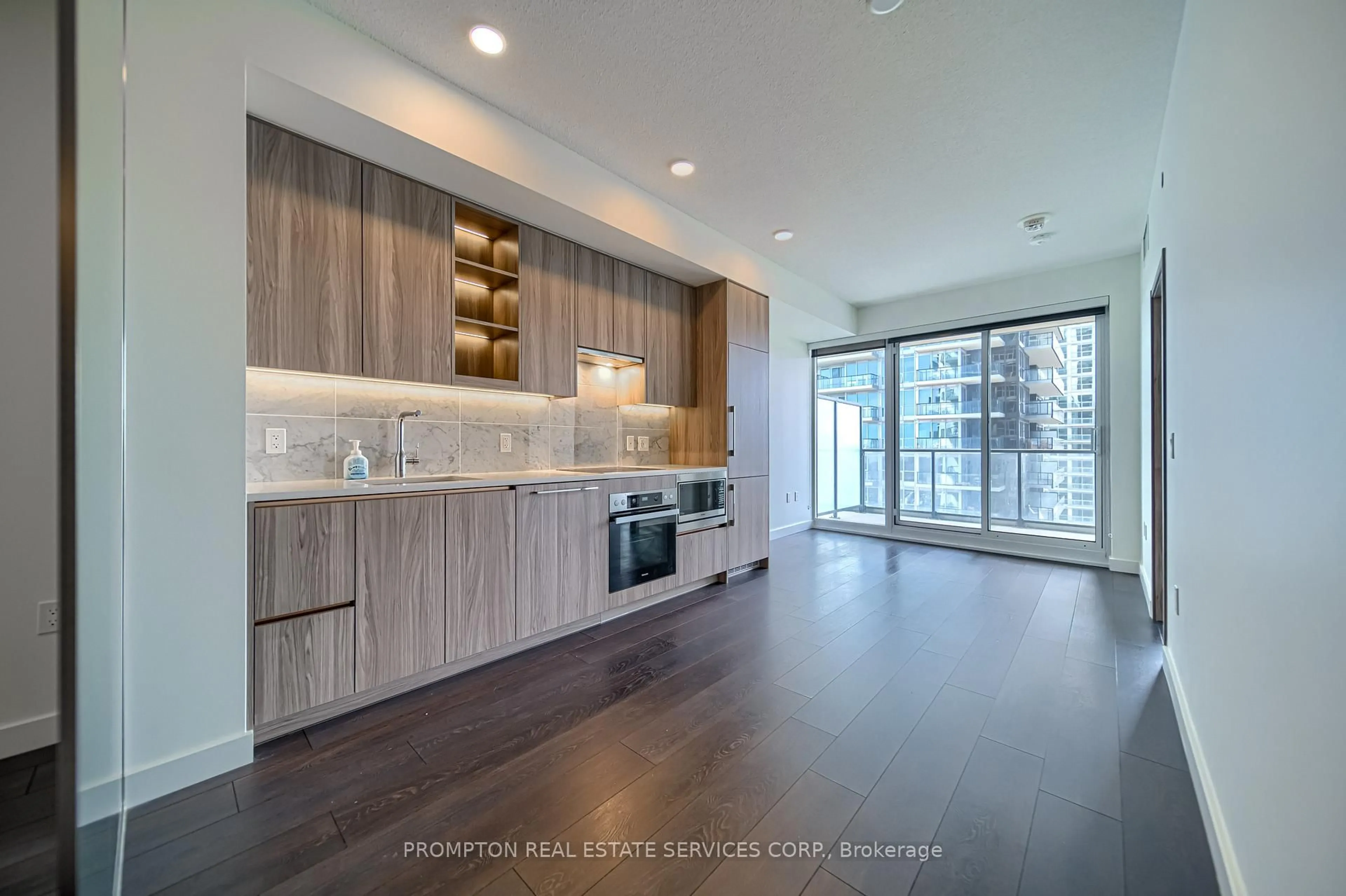 Open concept kitchen, unknown for 95 Mcmahon Dr #808, Toronto Ontario M2K 0H2