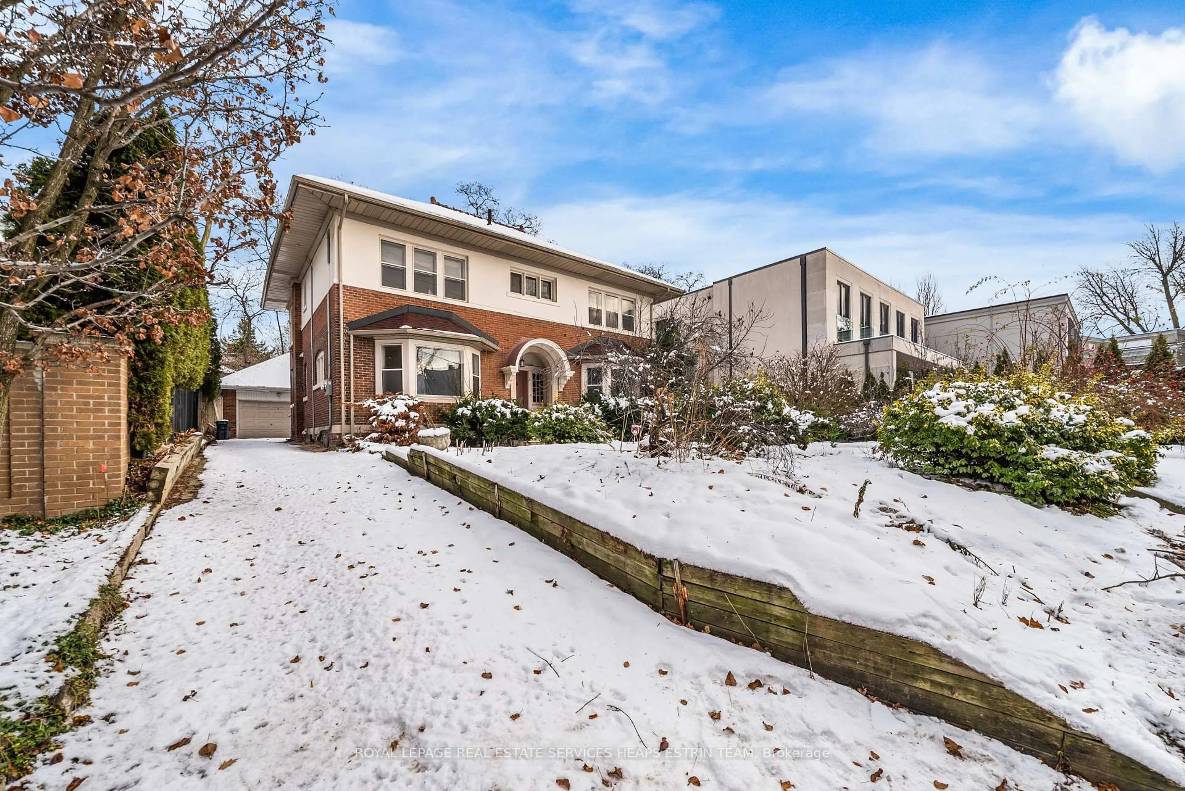 Unknown for 181 Poplar Plains Rd, Toronto Ontario M4V 2N1